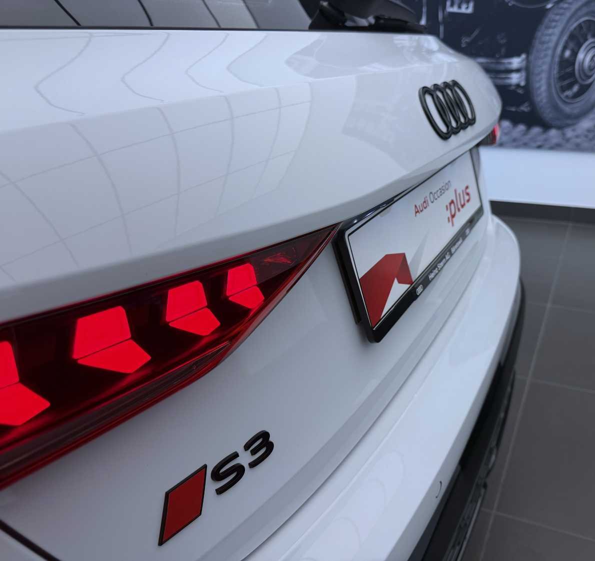 AUDI S3 Sportback TFSI quattro S-tronic-image-23