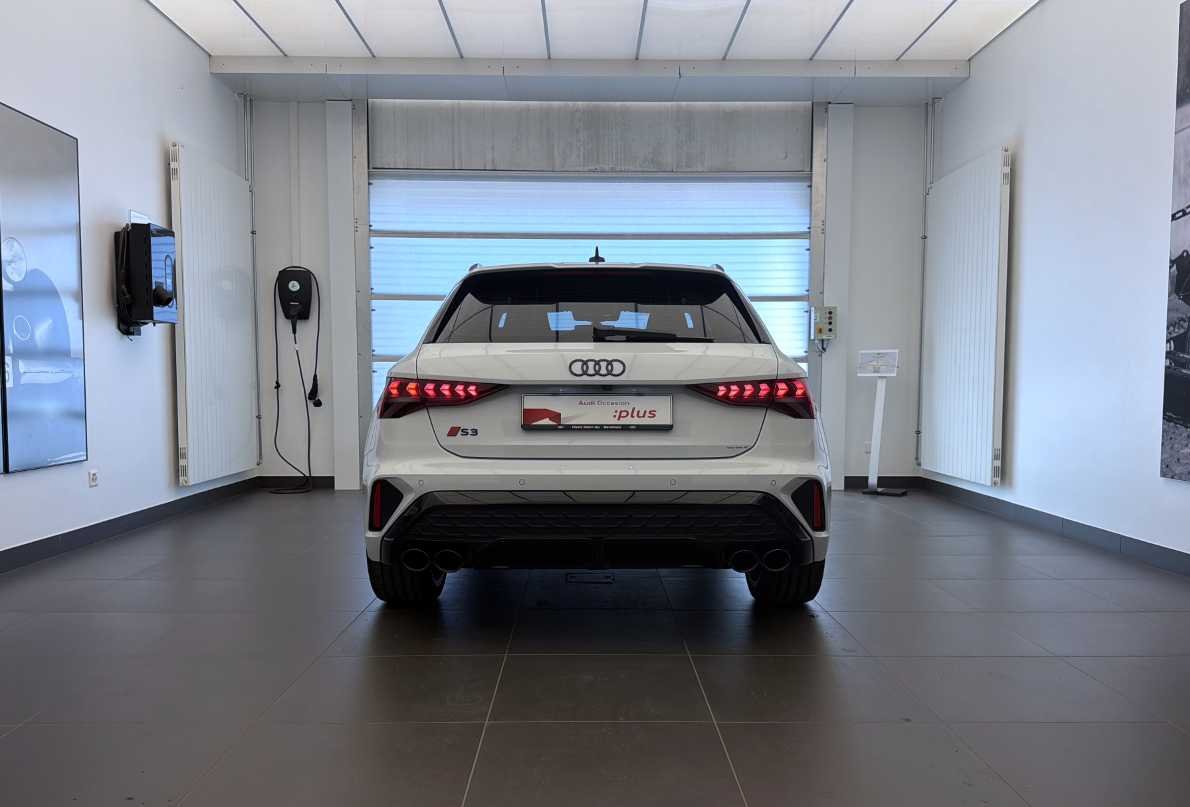 AUDI S3 Sportback TFSI quattro S-tronic-image-25
