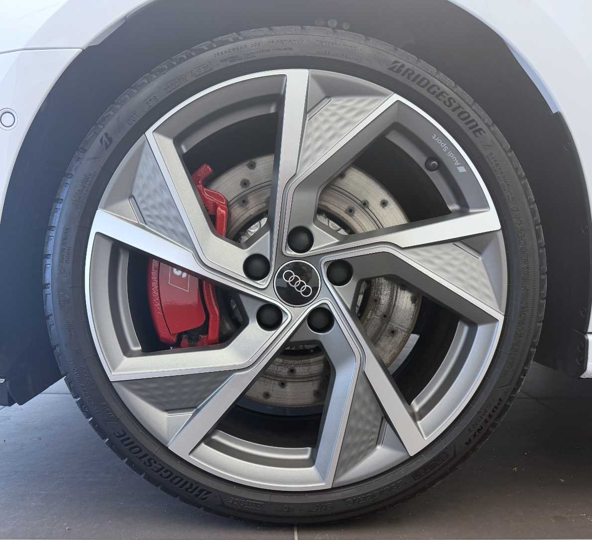 AUDI S3 Sportback TFSI quattro S-tronic-image-2