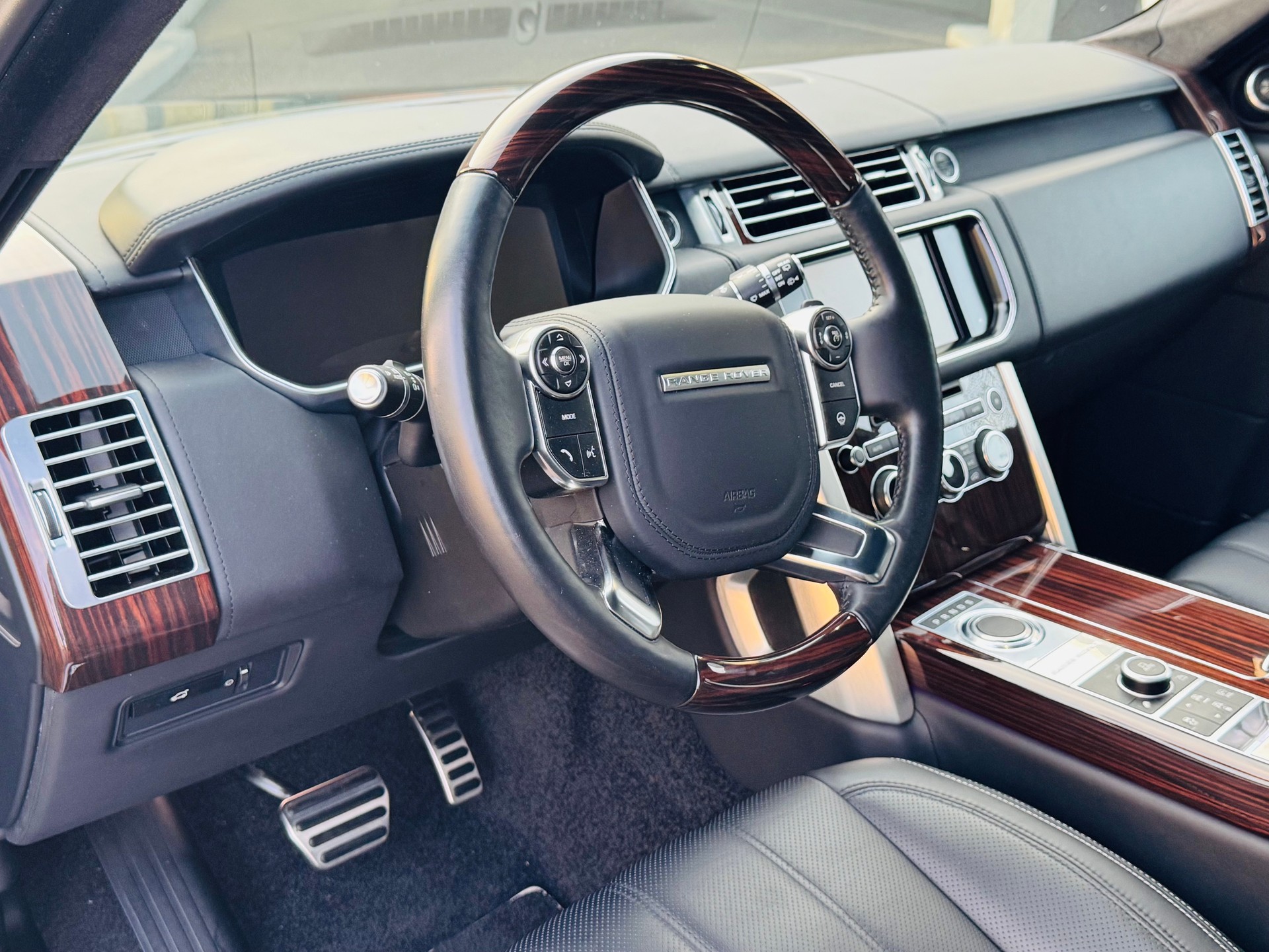 LAND ROVER Range Rover 5.0 V8 SC Autobiography | Aus 1. Hand | Neuwagenzustand | Vielleicht der beste der Schweiz-image-10