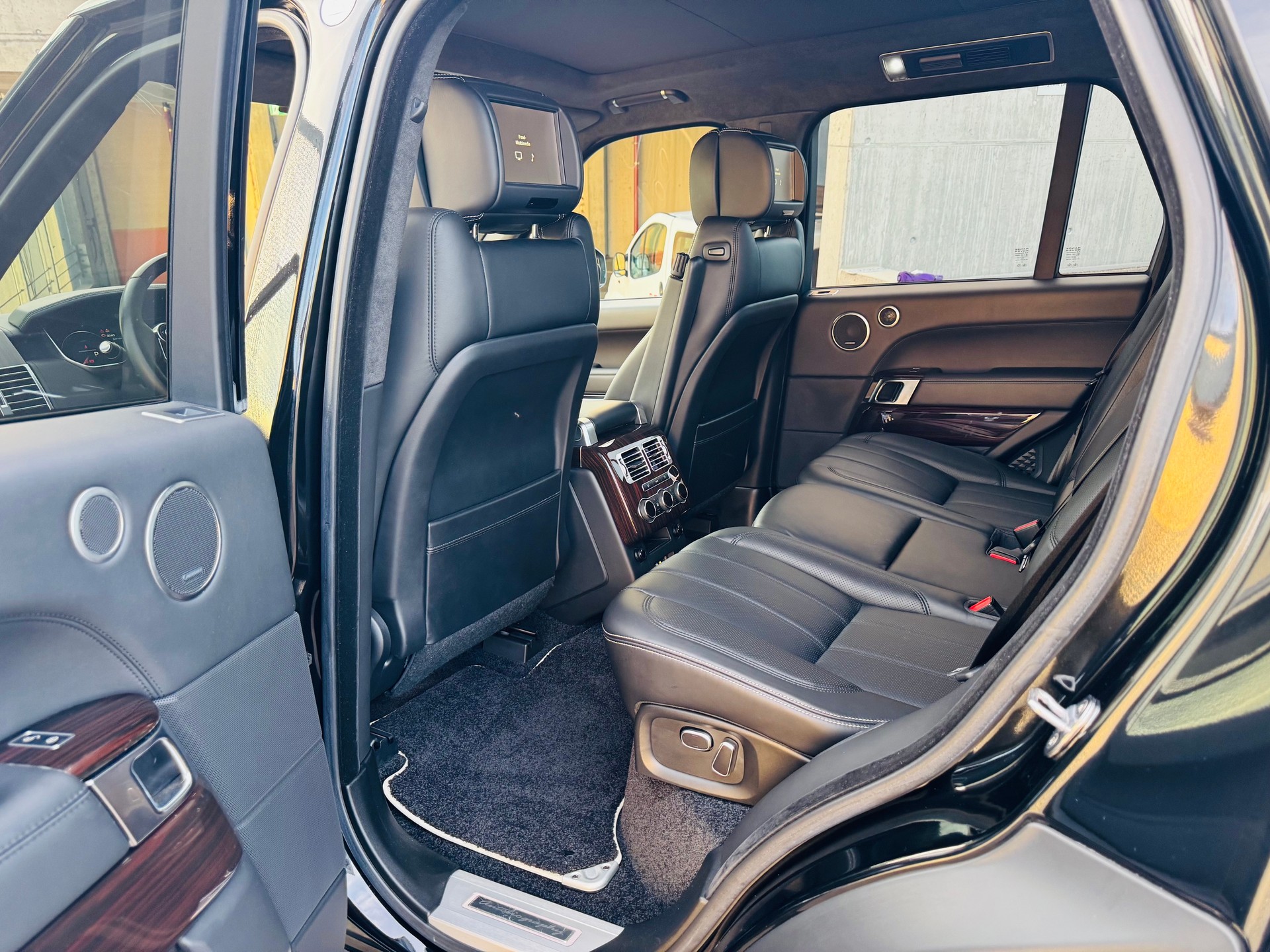LAND ROVER Range Rover 5.0 V8 SC Autobiography | Aus 1. Hand | Neuwagenzustand | Vielleicht der beste der Schweiz-image-9
