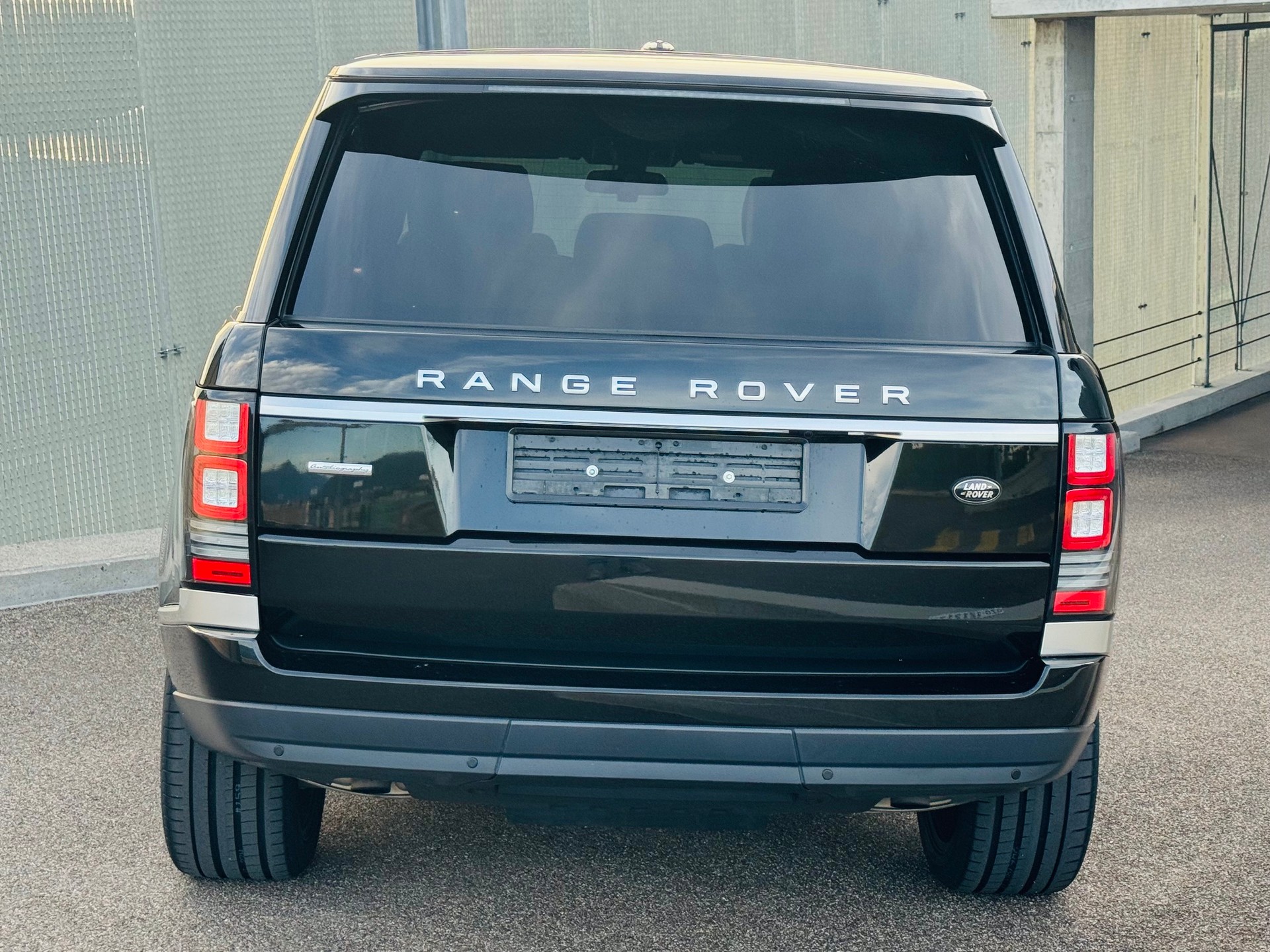 LAND ROVER Range Rover 5.0 V8 SC Autobiography | Aus 1. Hand | Neuwagenzustand | Vielleicht der beste der Schweiz-image-13