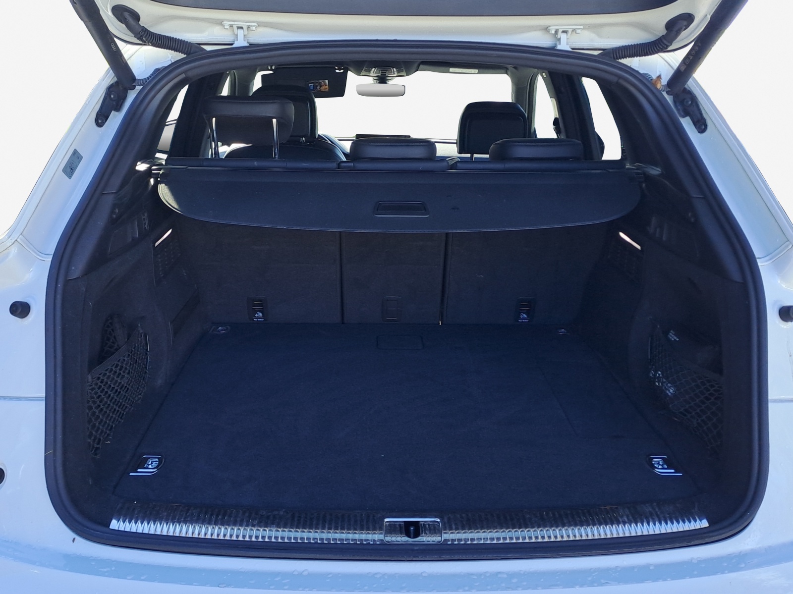 AUDI Q5 55 TFSI e PHEV S line quattro S-tronic-image-13