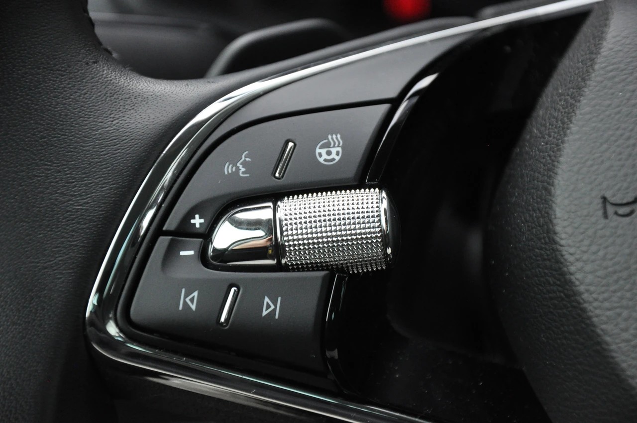 SKODA Karoq 2.0 TDI CR Style 4x4 DSG-image-15