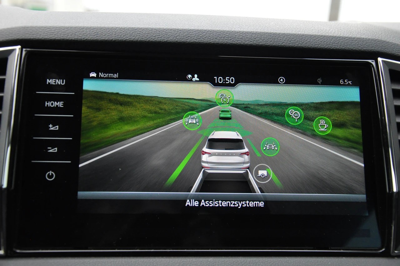 SKODA Karoq 2.0 TDI CR Style 4x4 DSG-image-17