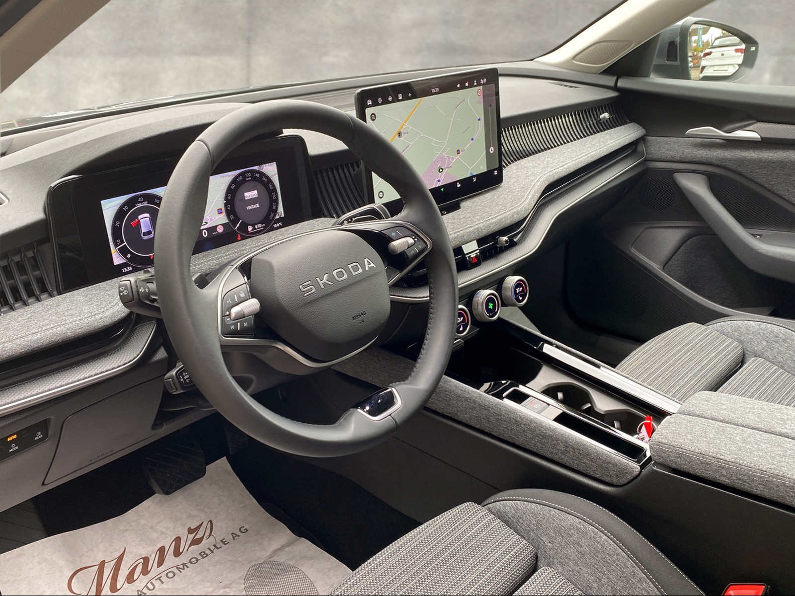 SKODA Superb Combi 2.0TSI 266PS Selection 4x4 DSG **Top Ausstattung**-image-6