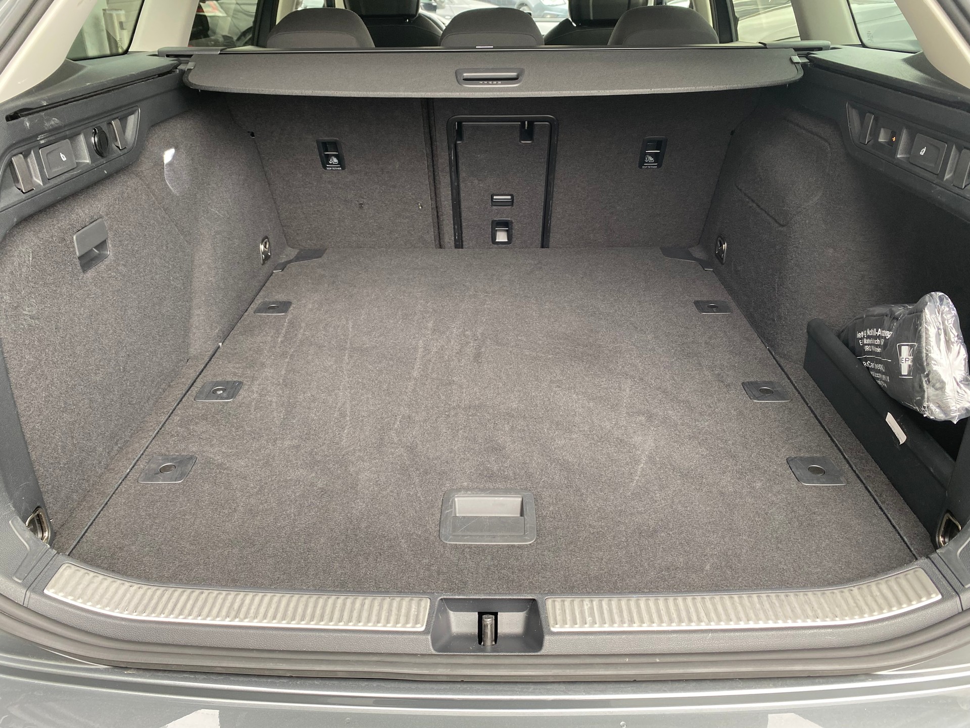 SKODA Superb Combi 2.0TSI 266PS Selection 4x4 DSG **Top Ausstattung**-image-8