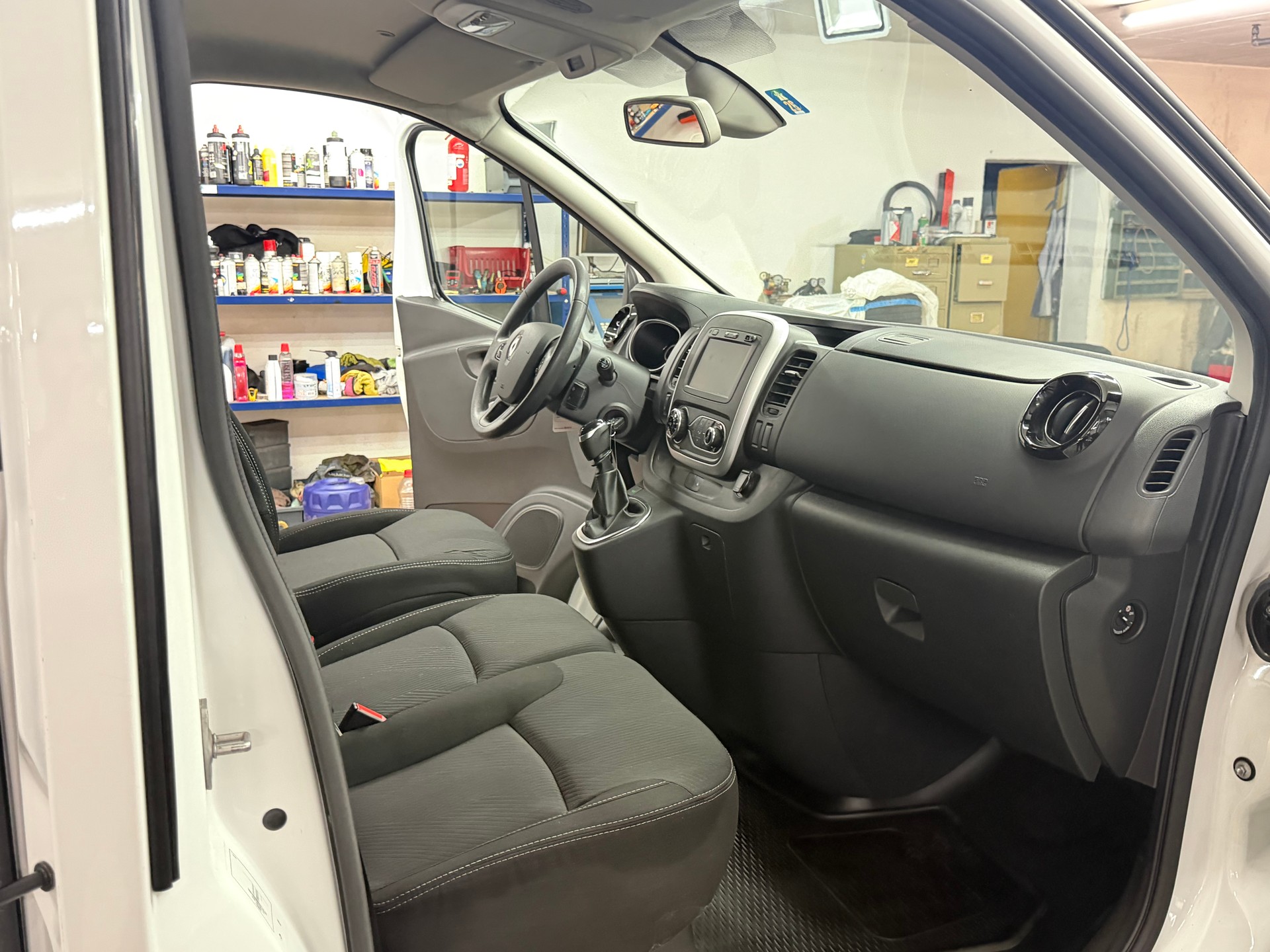 RENAULT Trafic 2.0 dCi 120 3.0t Business L1H1-image-7