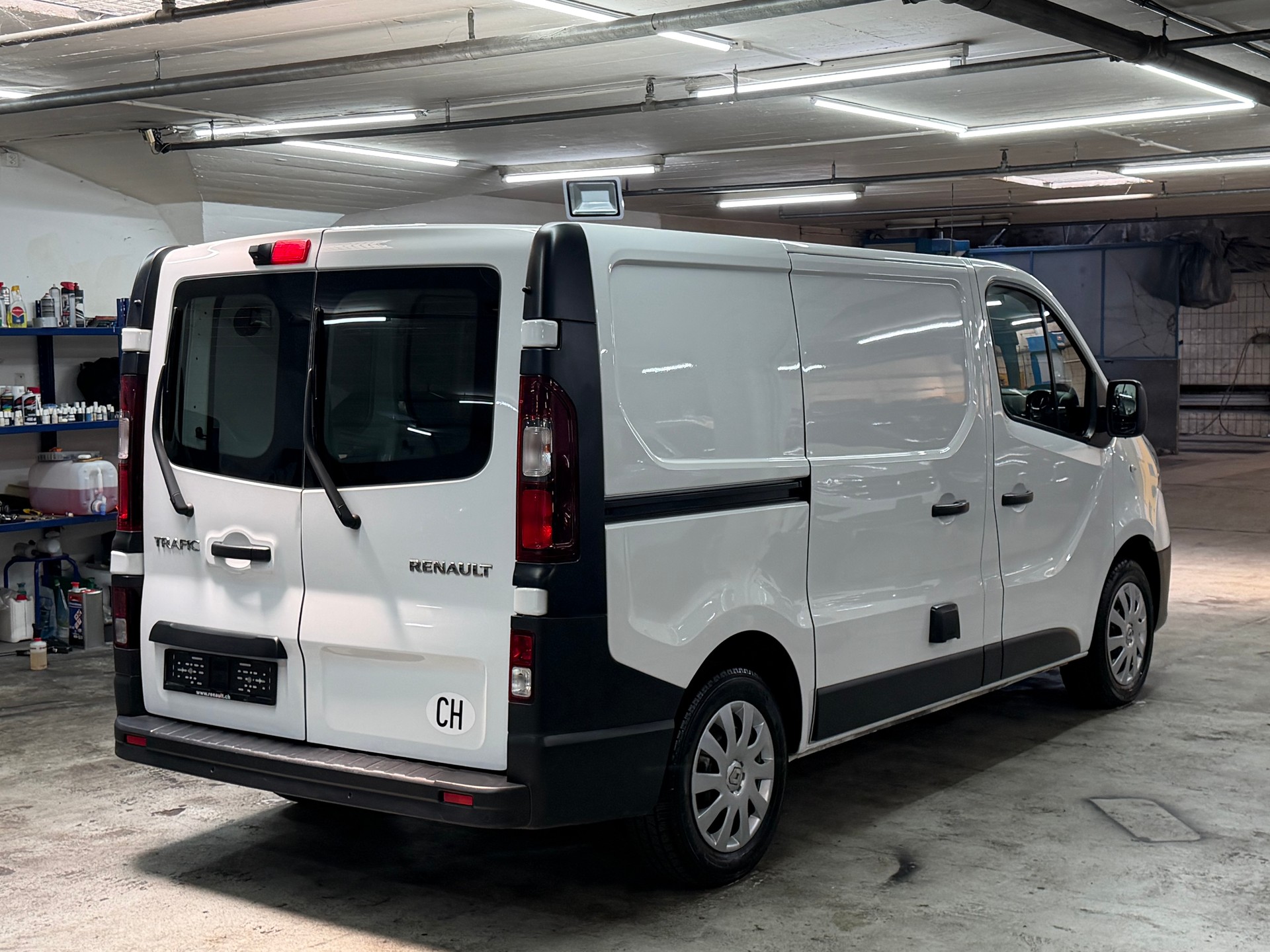 RENAULT Trafic 2.0 dCi 120 3.0t Business L1H1-image-4