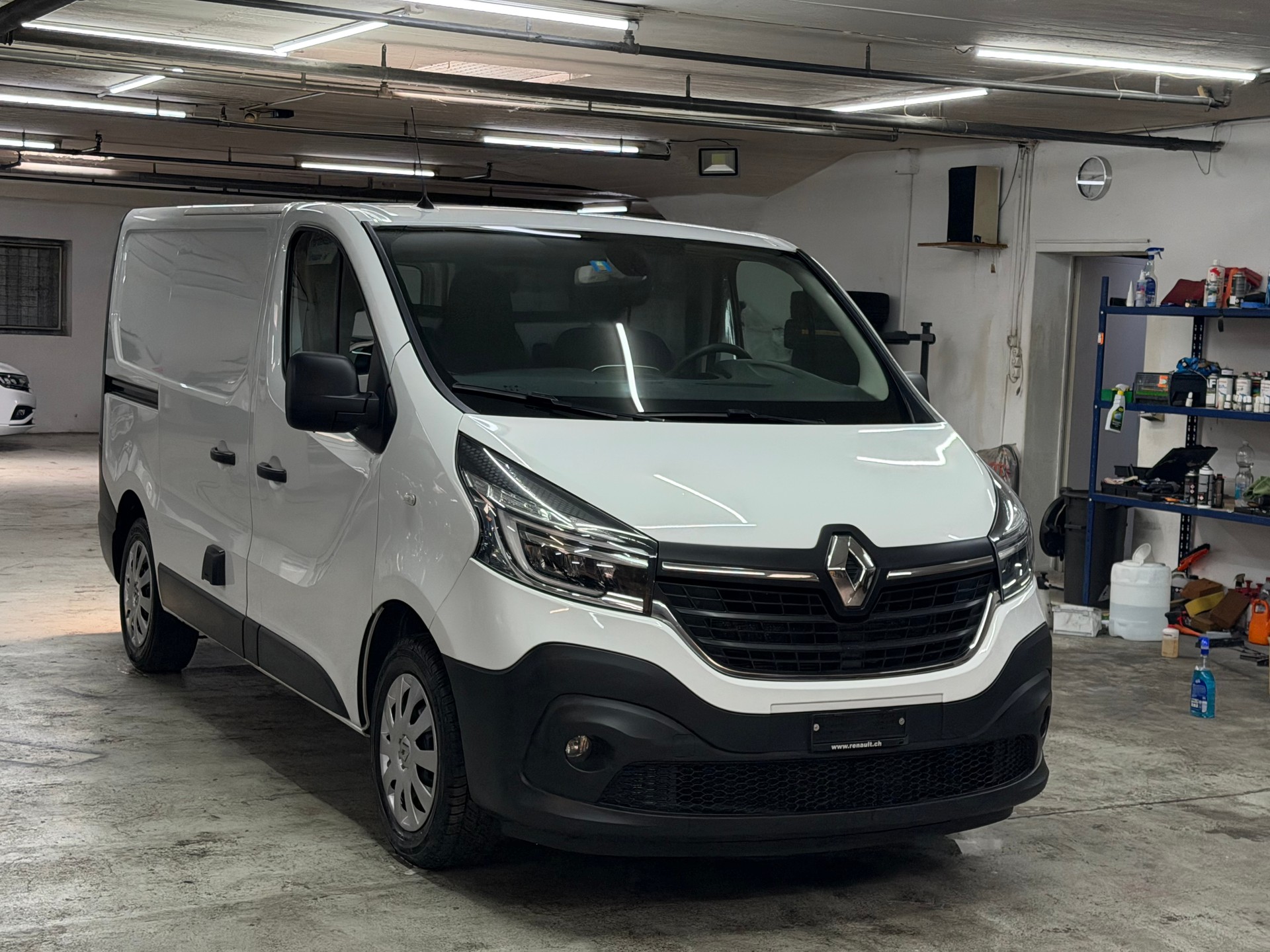 RENAULT Trafic 2.0 dCi 120 3.0t Business L1H1-image-3