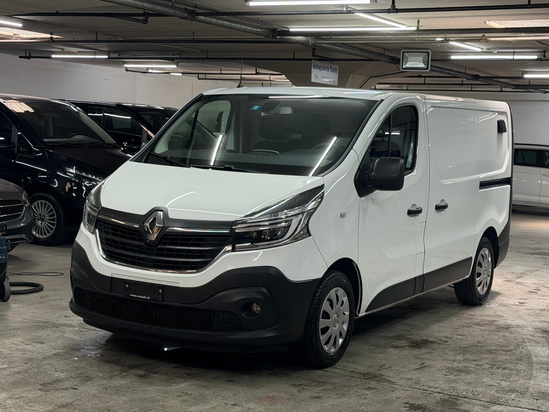 RENAULT Trafic 2.0 dCi 120 3.0t Business L1H1-image-1