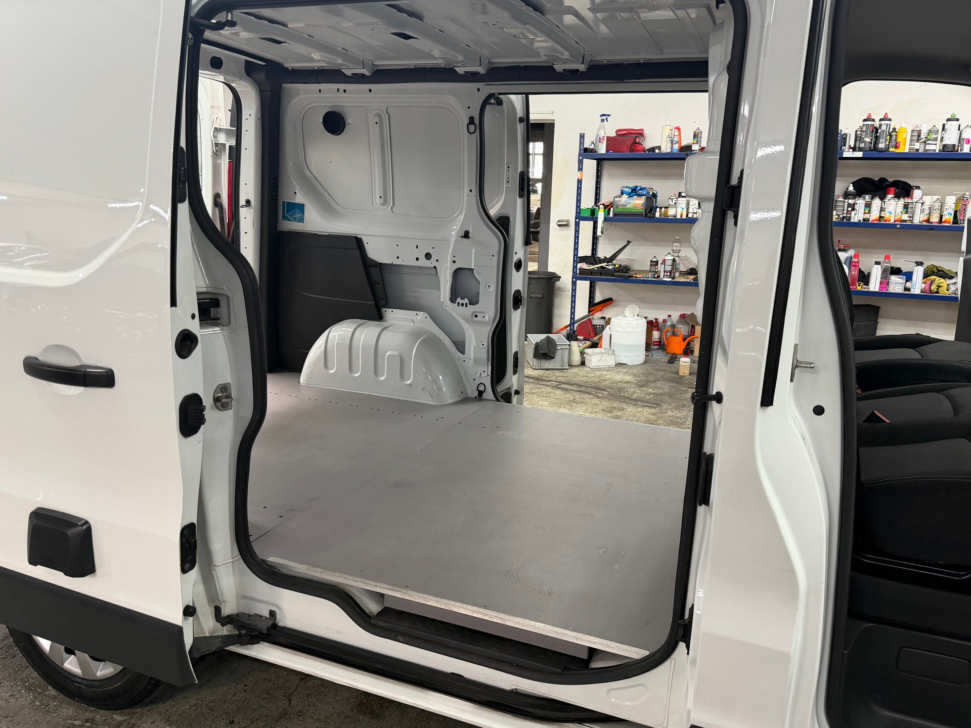 RENAULT Trafic 2.0 dCi 120 3.0t Business L1H1-image-10
