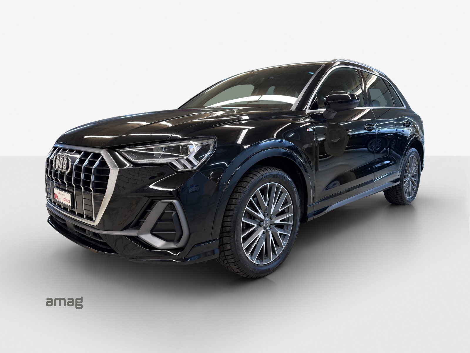 AUDI Q3 45 TFSI S line quattro S-tronic-image-0