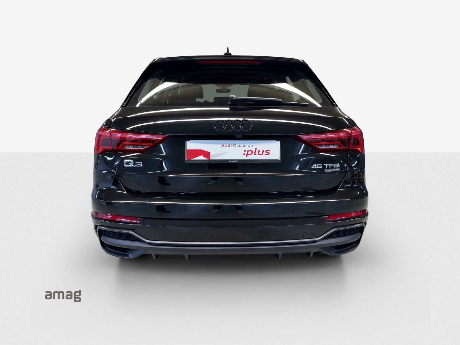 AUDI Q3 45 TFSI S line quattro S-tronic-image-3