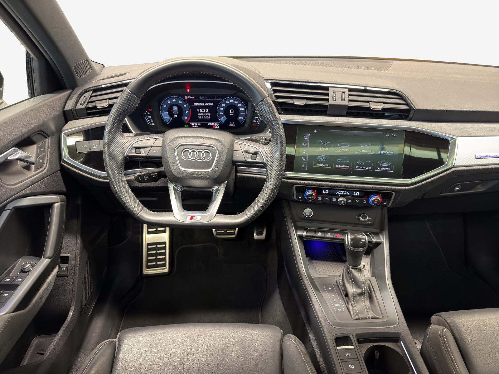 AUDI Q3 45 TFSI S line quattro S-tronic-image-8