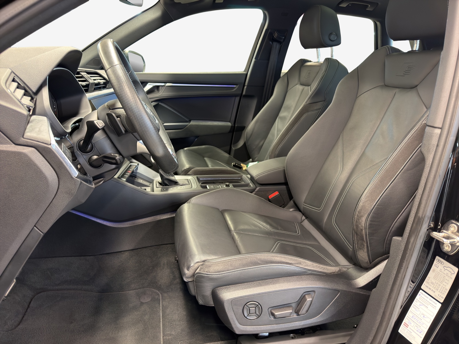 AUDI Q3 45 TFSI S line quattro S-tronic-image-7