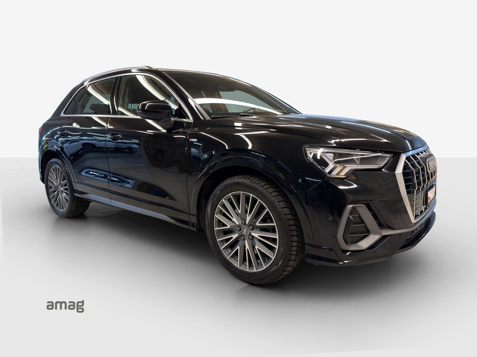 AUDI Q3 45 TFSI S line quattro S-tronic-image-5