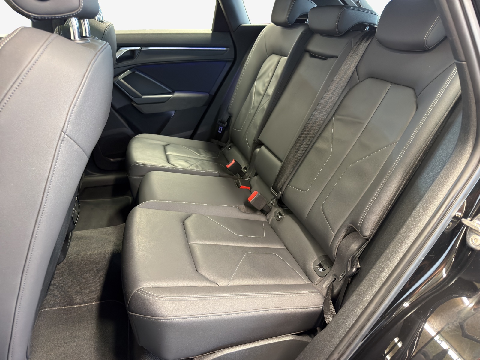 AUDI Q3 45 TFSI S line quattro S-tronic-image-11