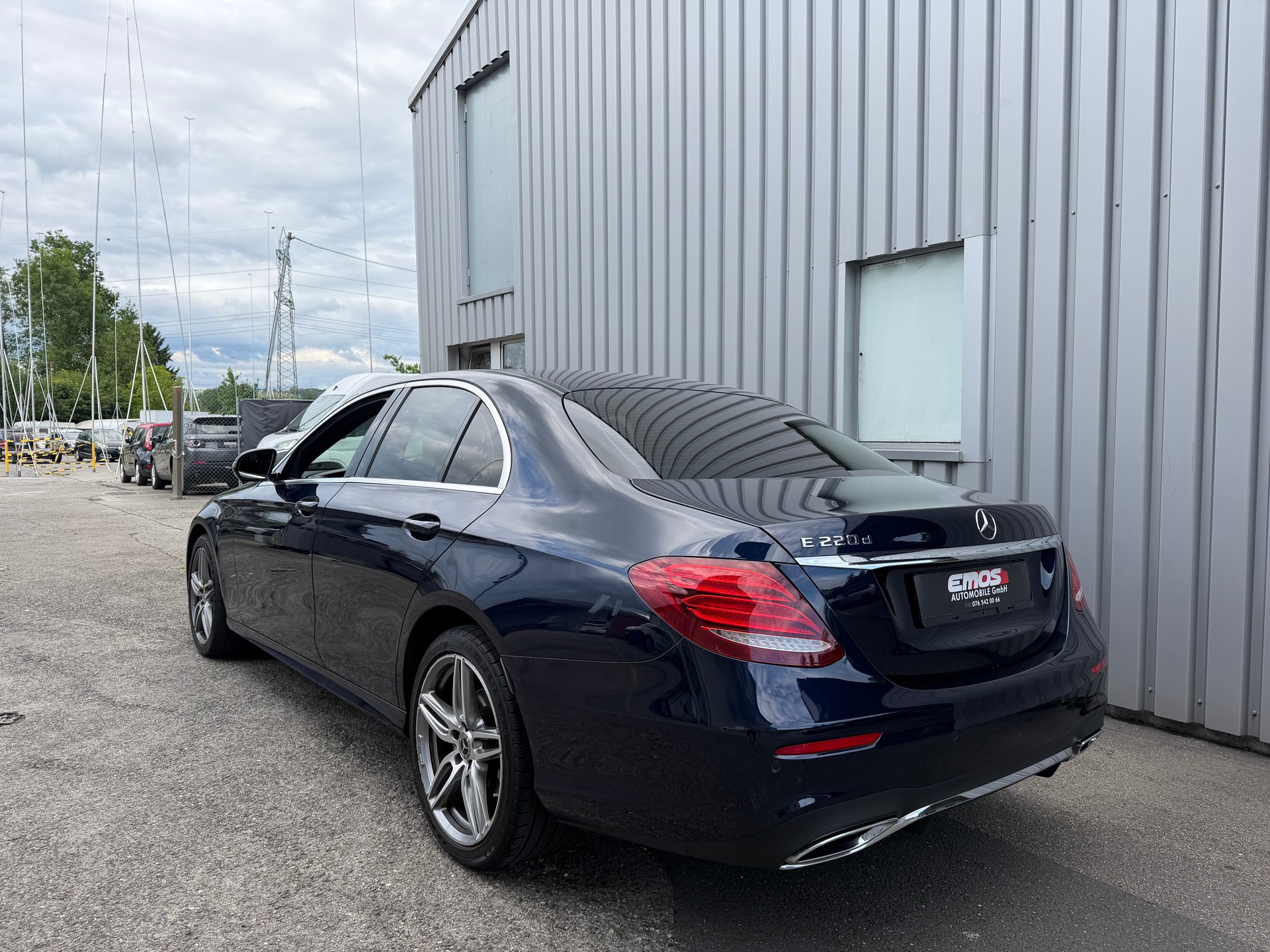 MERCEDES-BENZ E 220 d AMG Line 9G-Tronic-image-6