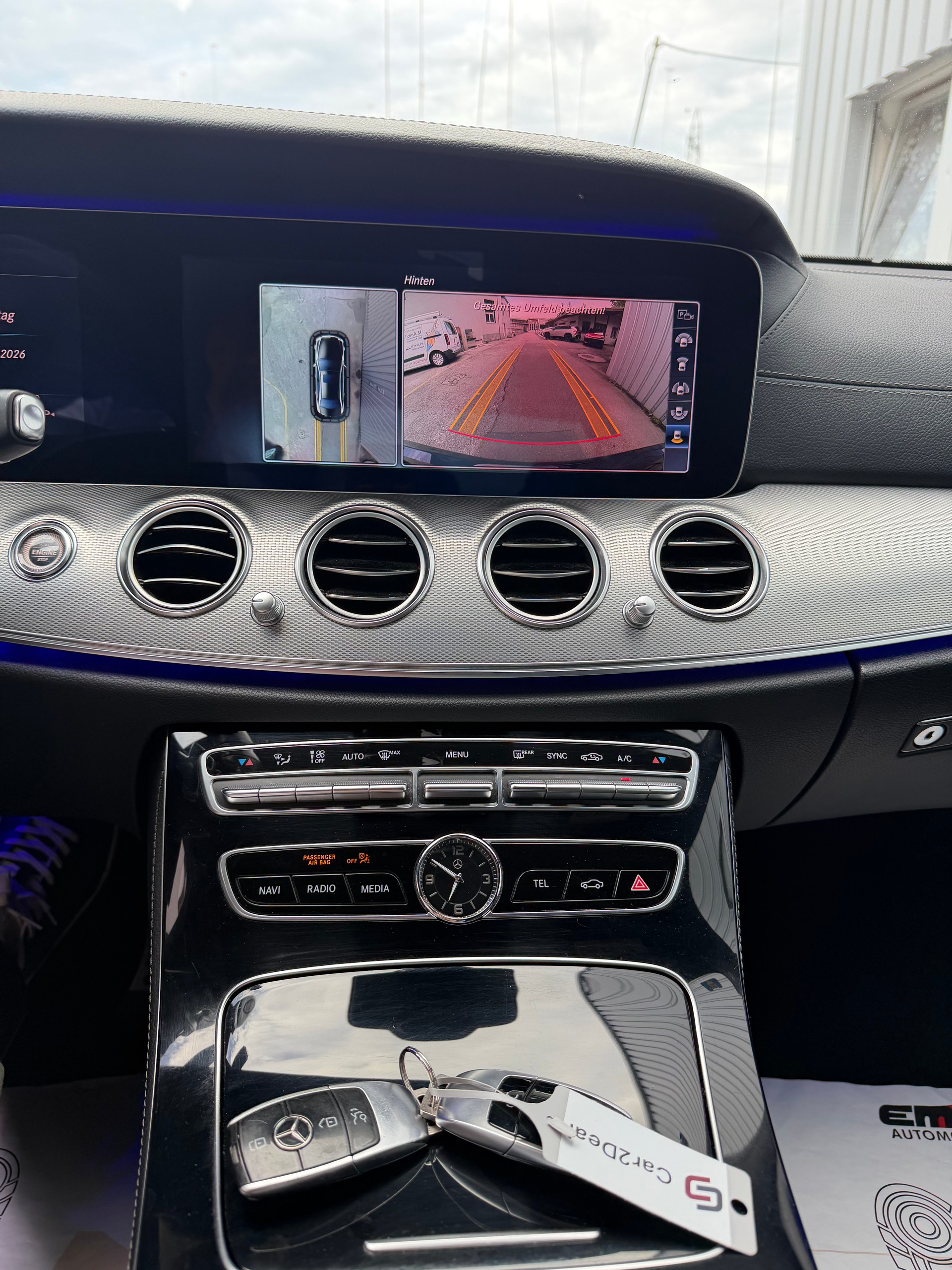 MERCEDES-BENZ E 220 d AMG Line 9G-Tronic-image-11