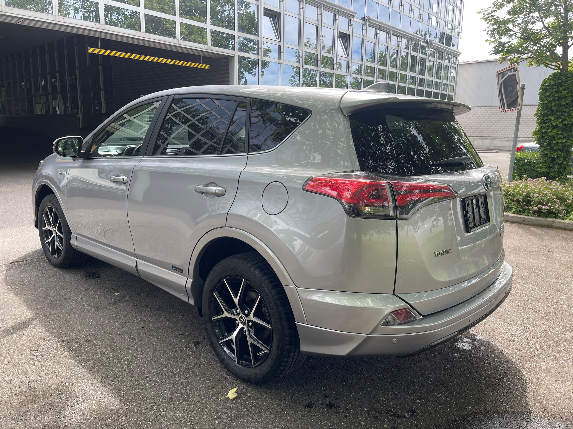 TOYOTA 2.5 HSD Trend-image-2