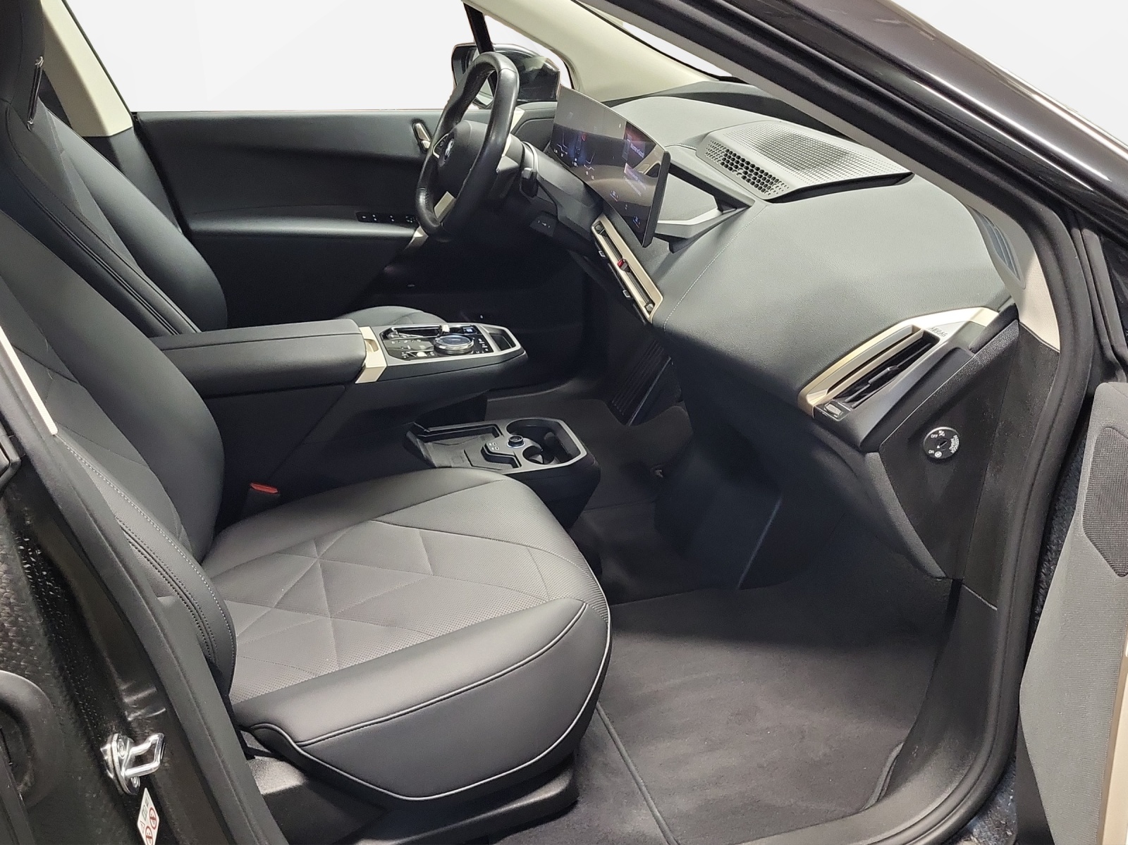 BMW iX xDrive50 M-Sport-image-10