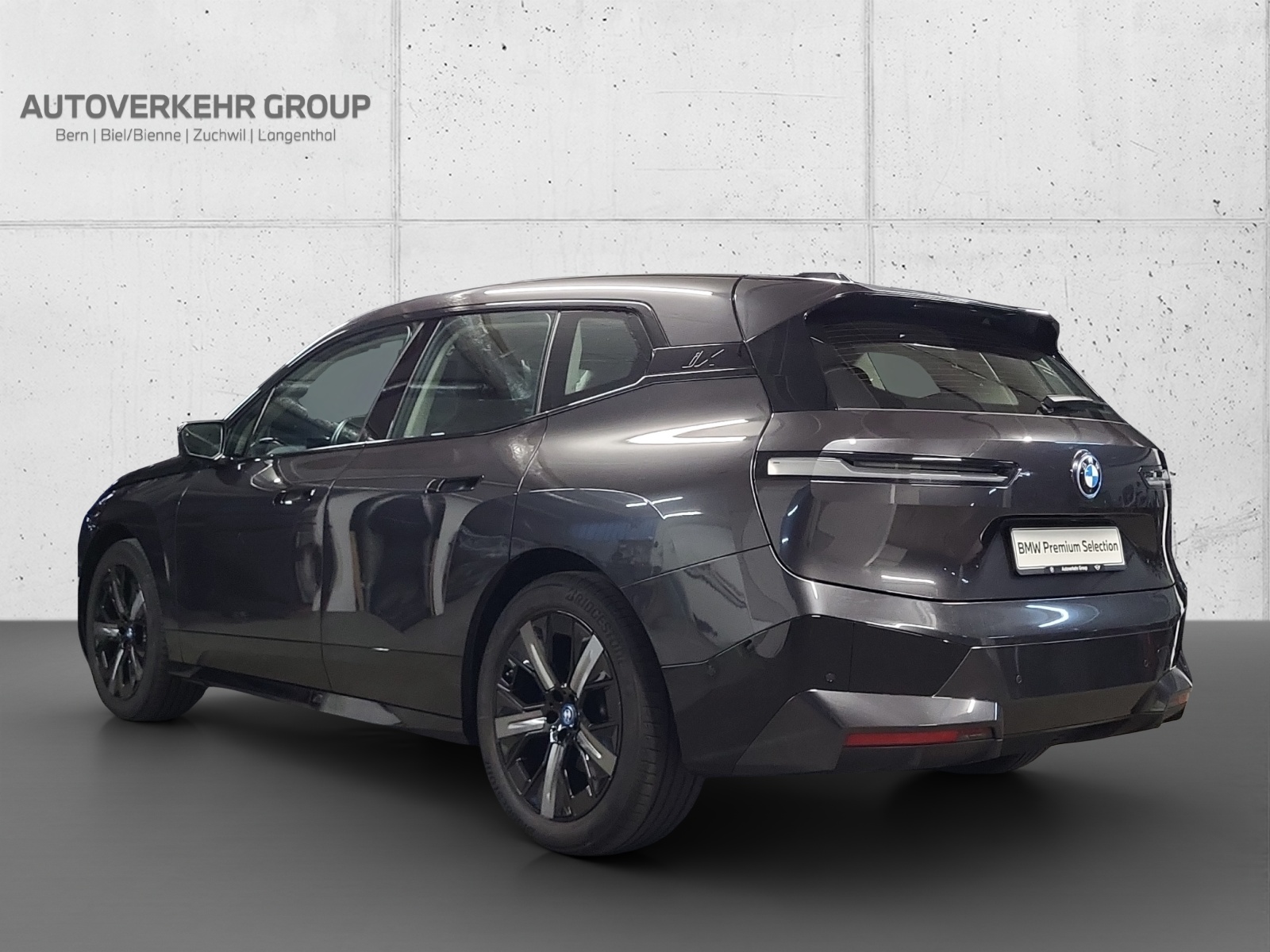 BMW iX xDrive50 M-Sport-image-6