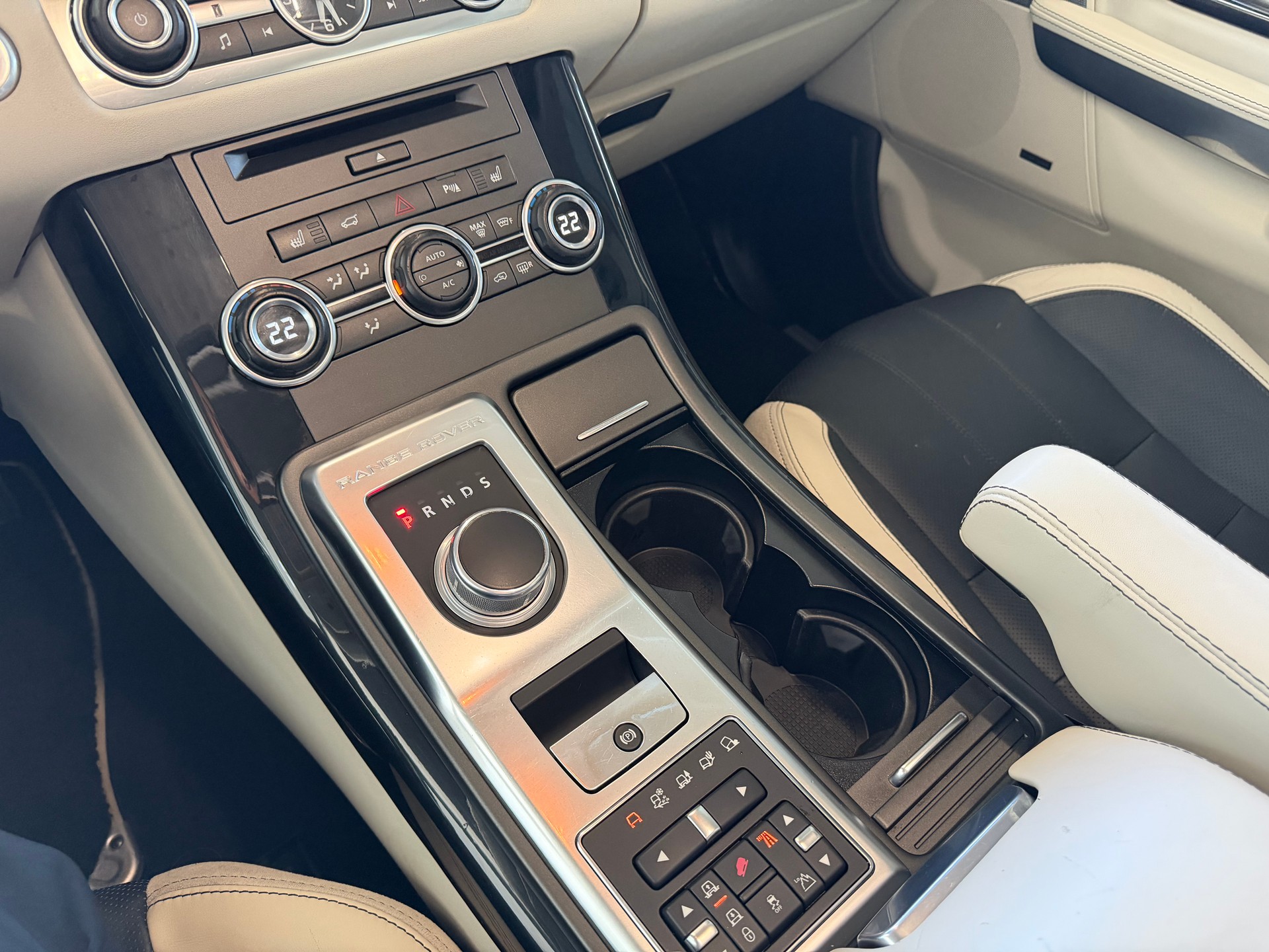 LAND ROVER Range Rover Sport 3.0 TDV6 Autobiography Automatic-image-17