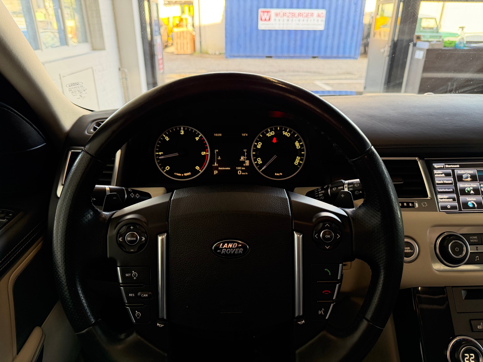LAND ROVER Range Rover Sport 3.0 TDV6 Autobiography Automatic-image-14