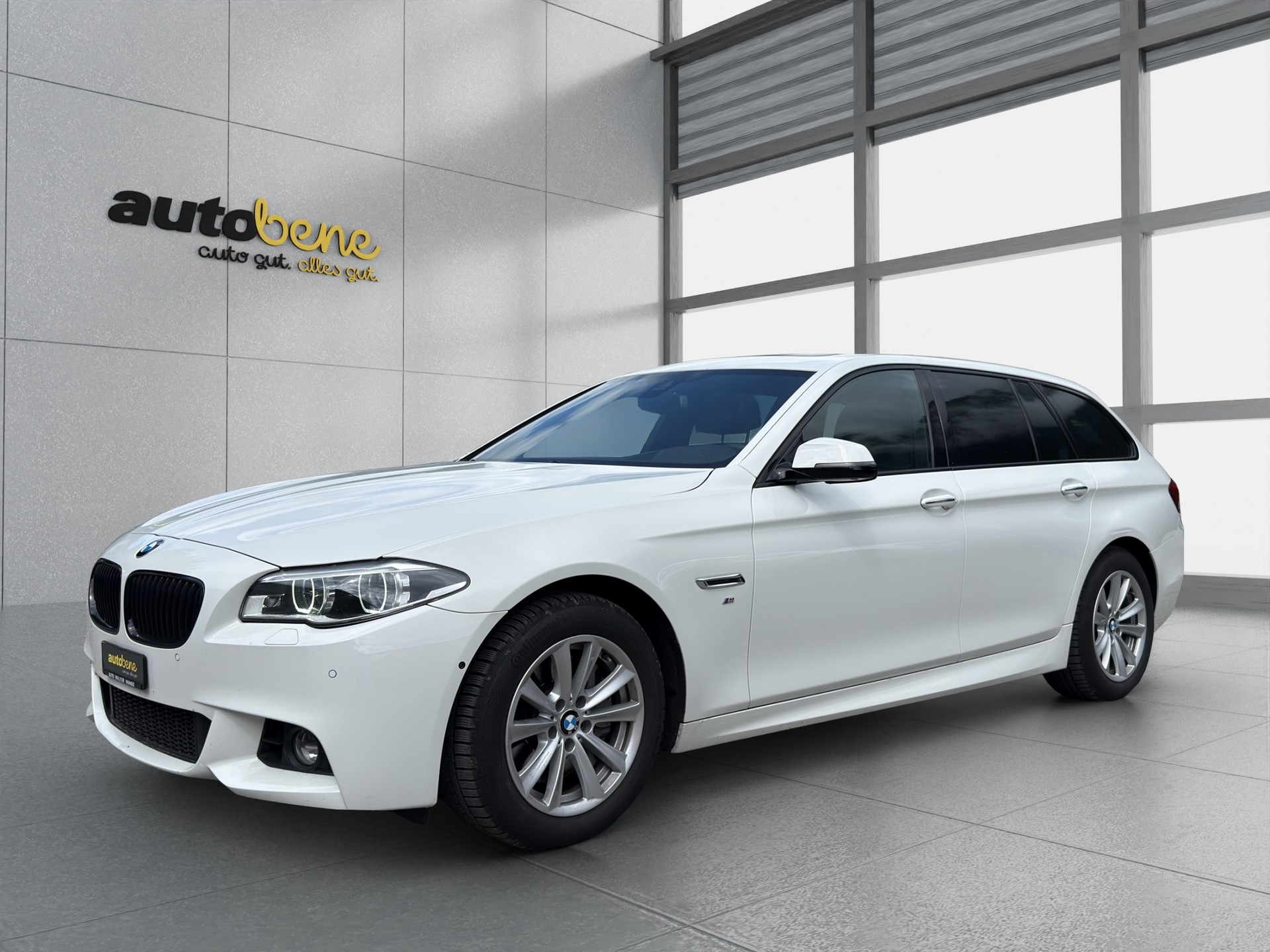 BMW 535d Touring xDrive Platinum Sport Edition-image-0