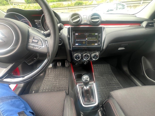 SUZUKI Swift Sport 1.4i 16V Compact Top Hybrid-image-9