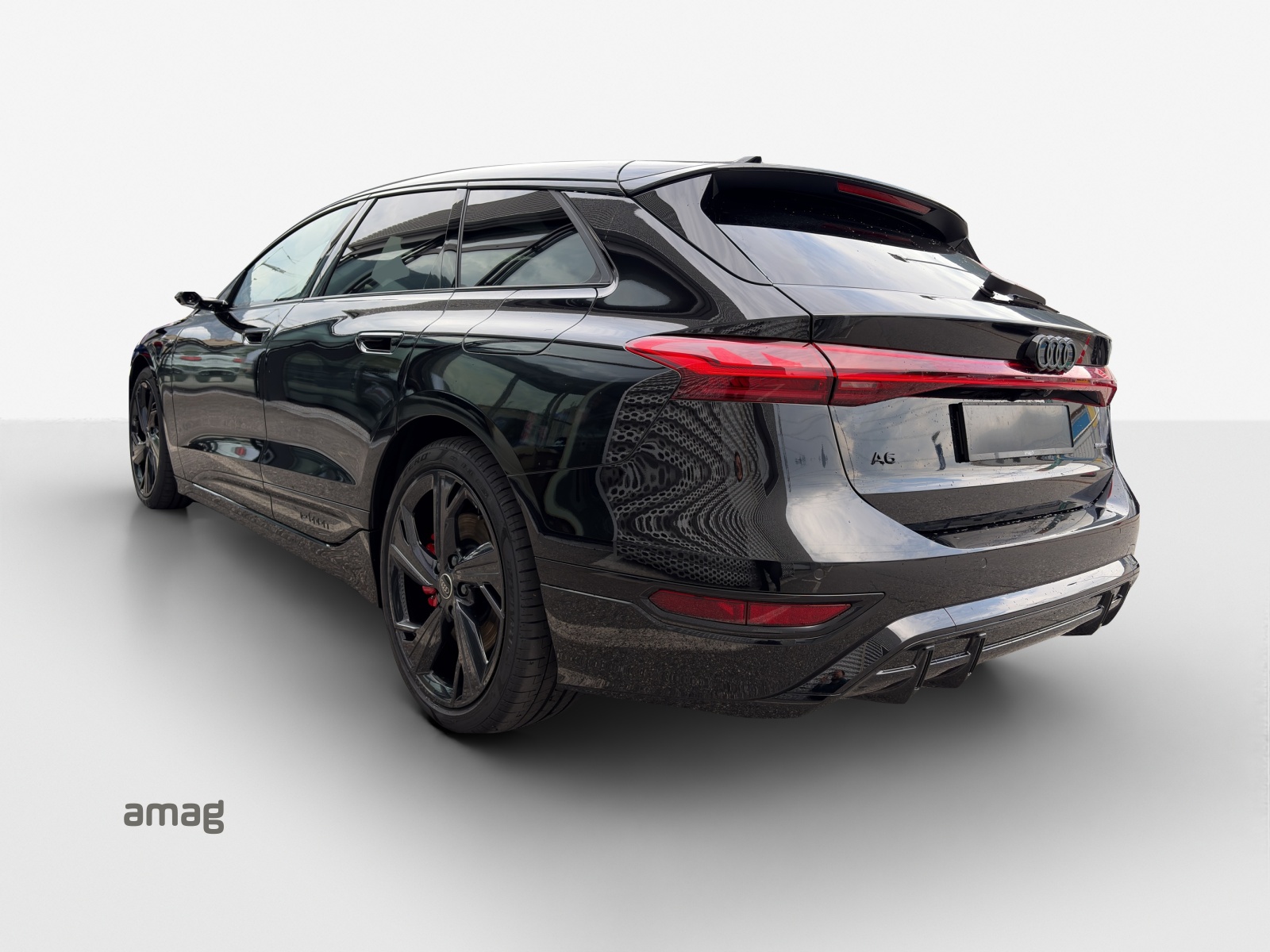 AUDI A6 Avant e-tron quattro-image-2