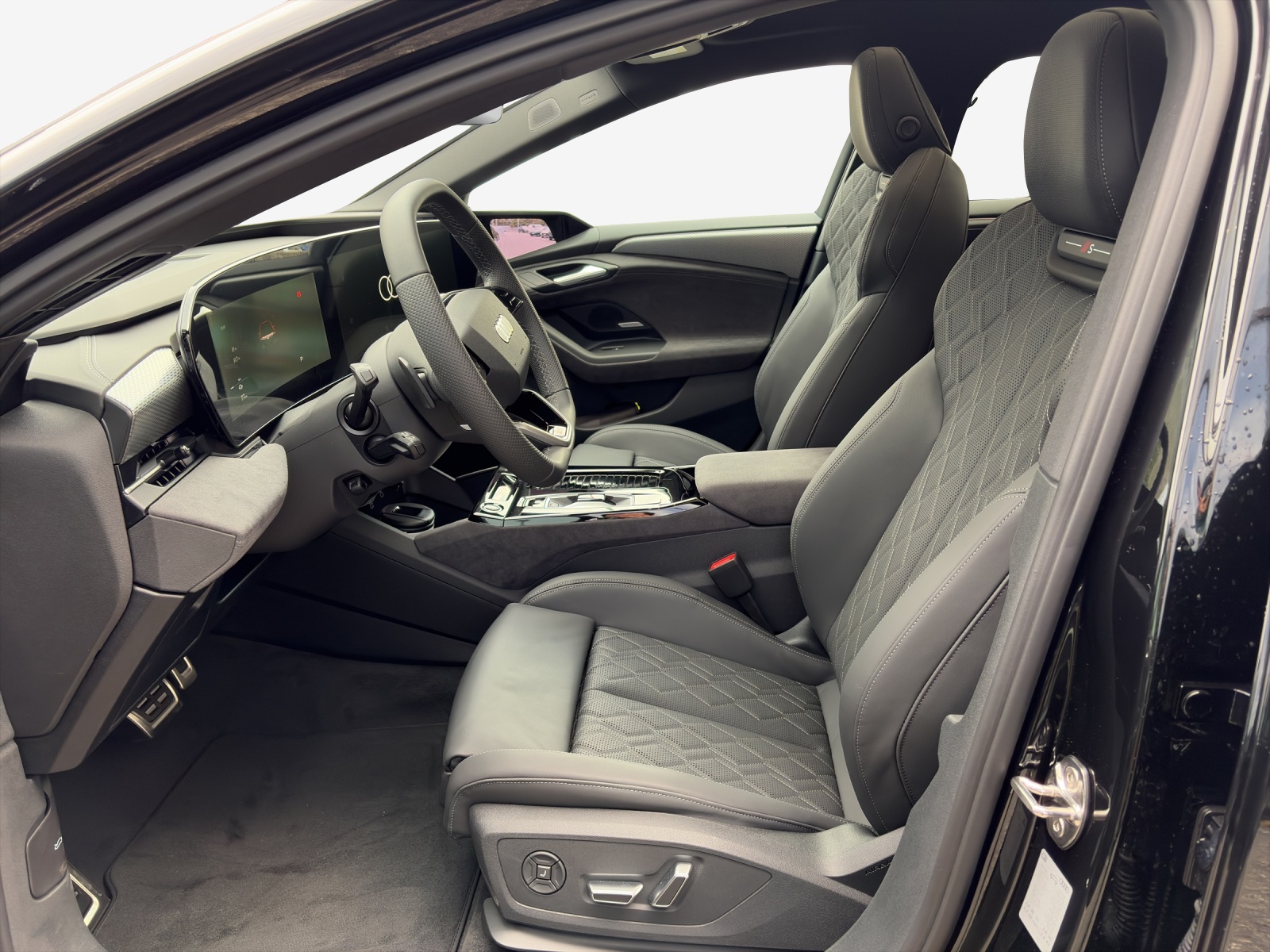 AUDI A6 Avant e-tron quattro-image-7