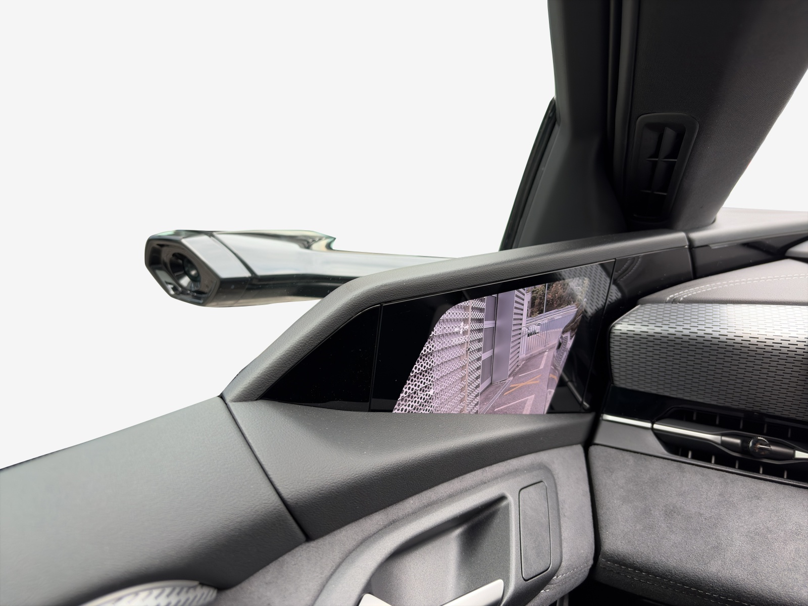 AUDI A6 Avant e-tron quattro-image-14