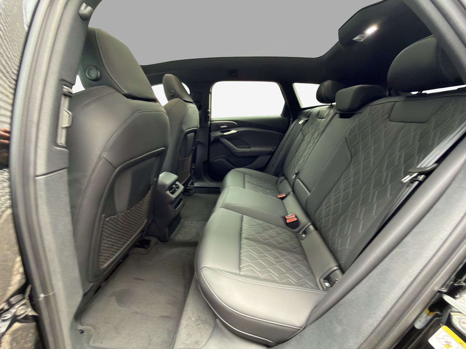 AUDI A6 Avant e-tron quattro-image-11