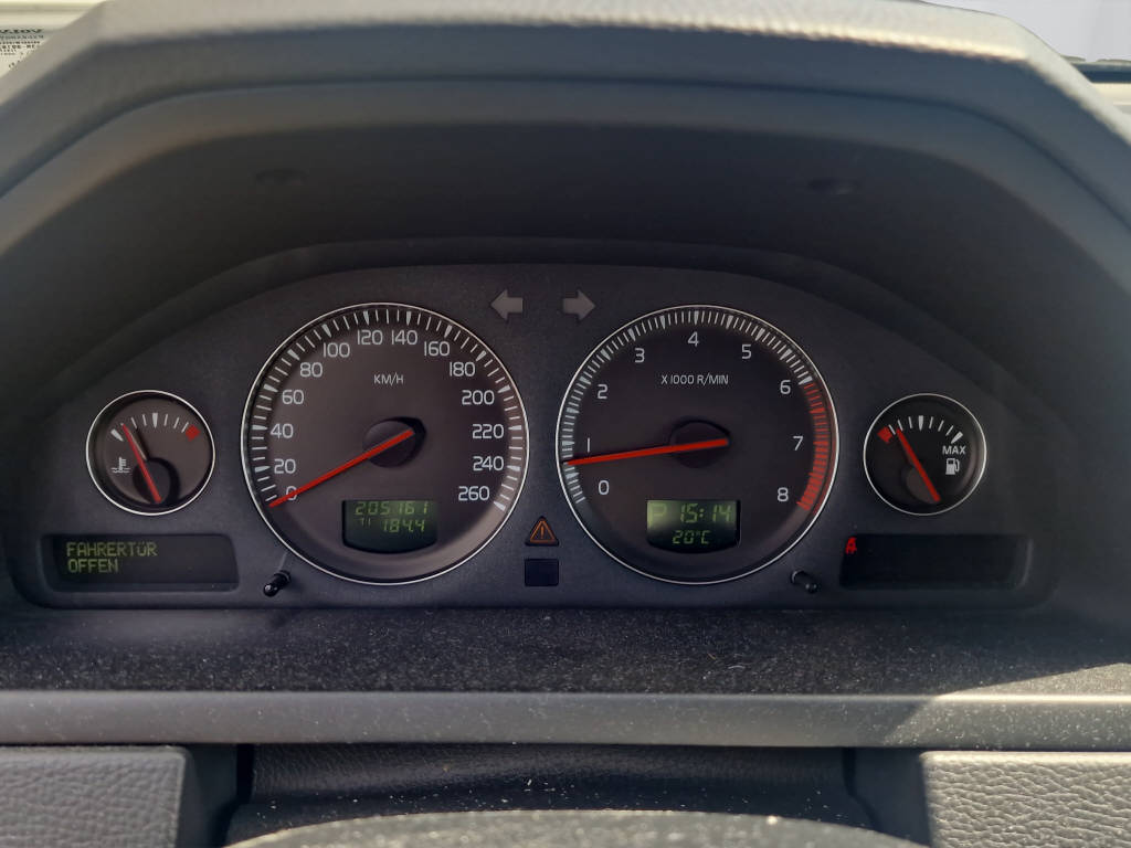 VOLVO XC90 2.5 T AWD-image-12