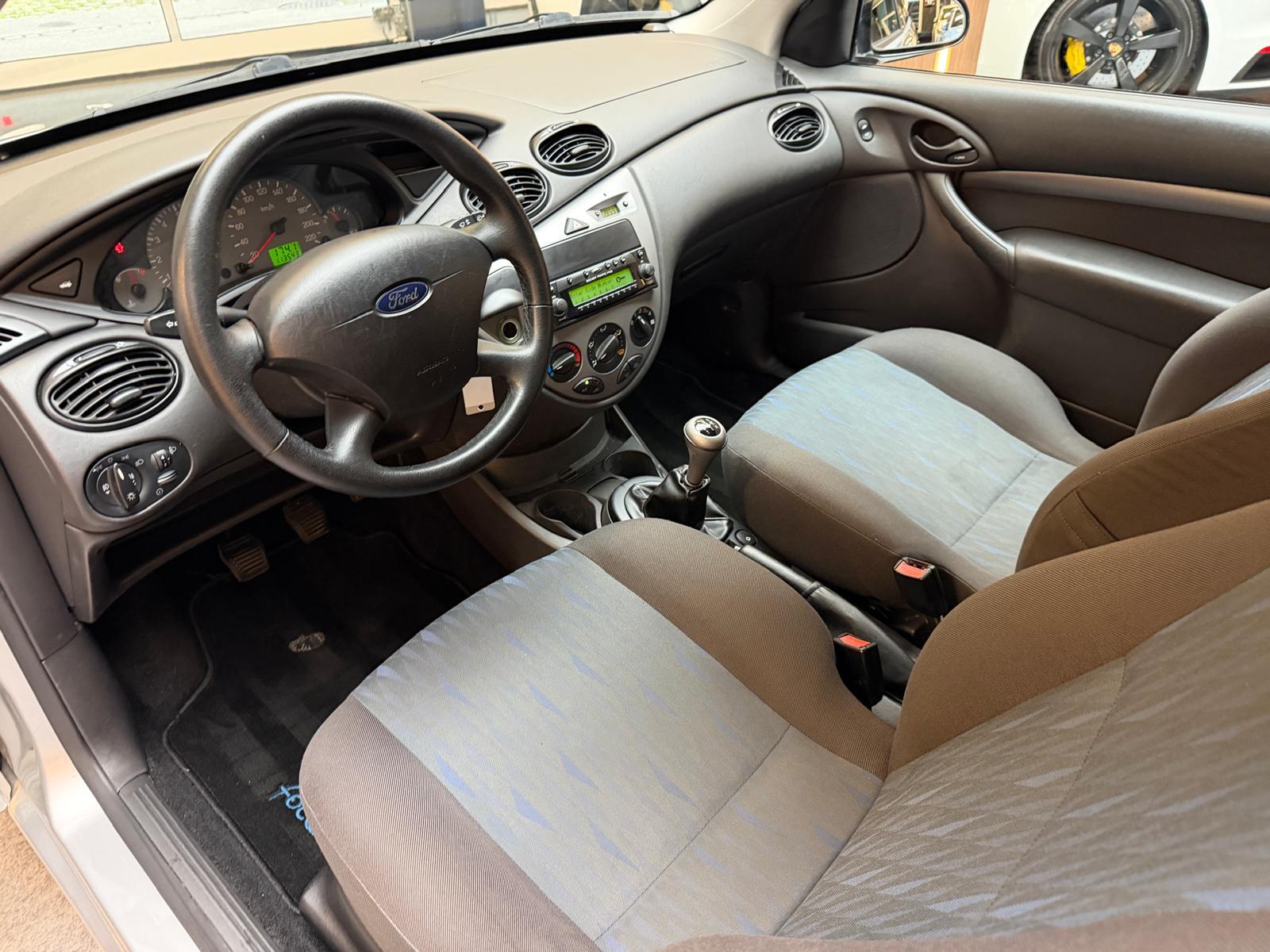 FORD Focus 1.6i 16V Ambiente-image-8