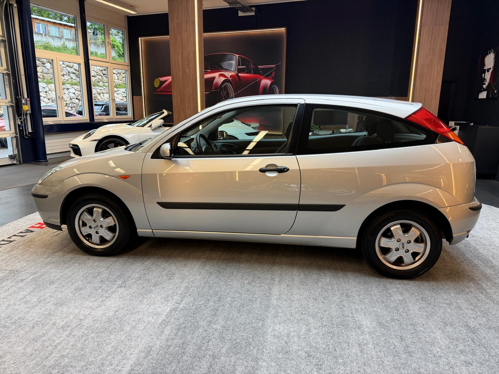 FORD Focus 1.6i 16V Ambiente-image-3