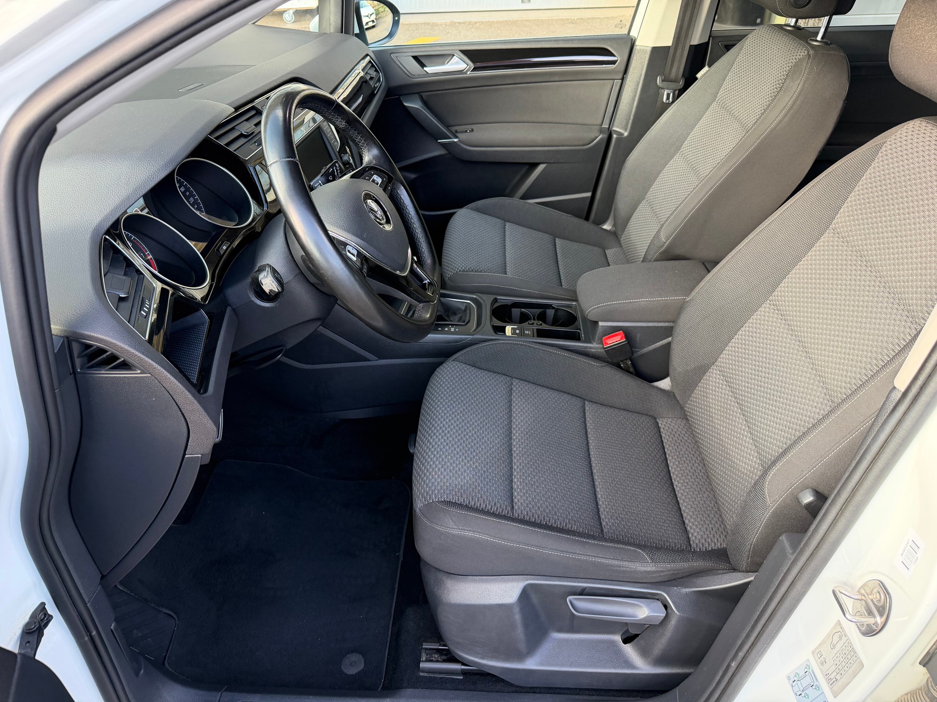 VW Touran 1.4 TSI BlueMotion Technology Comfortline DSG-image-8