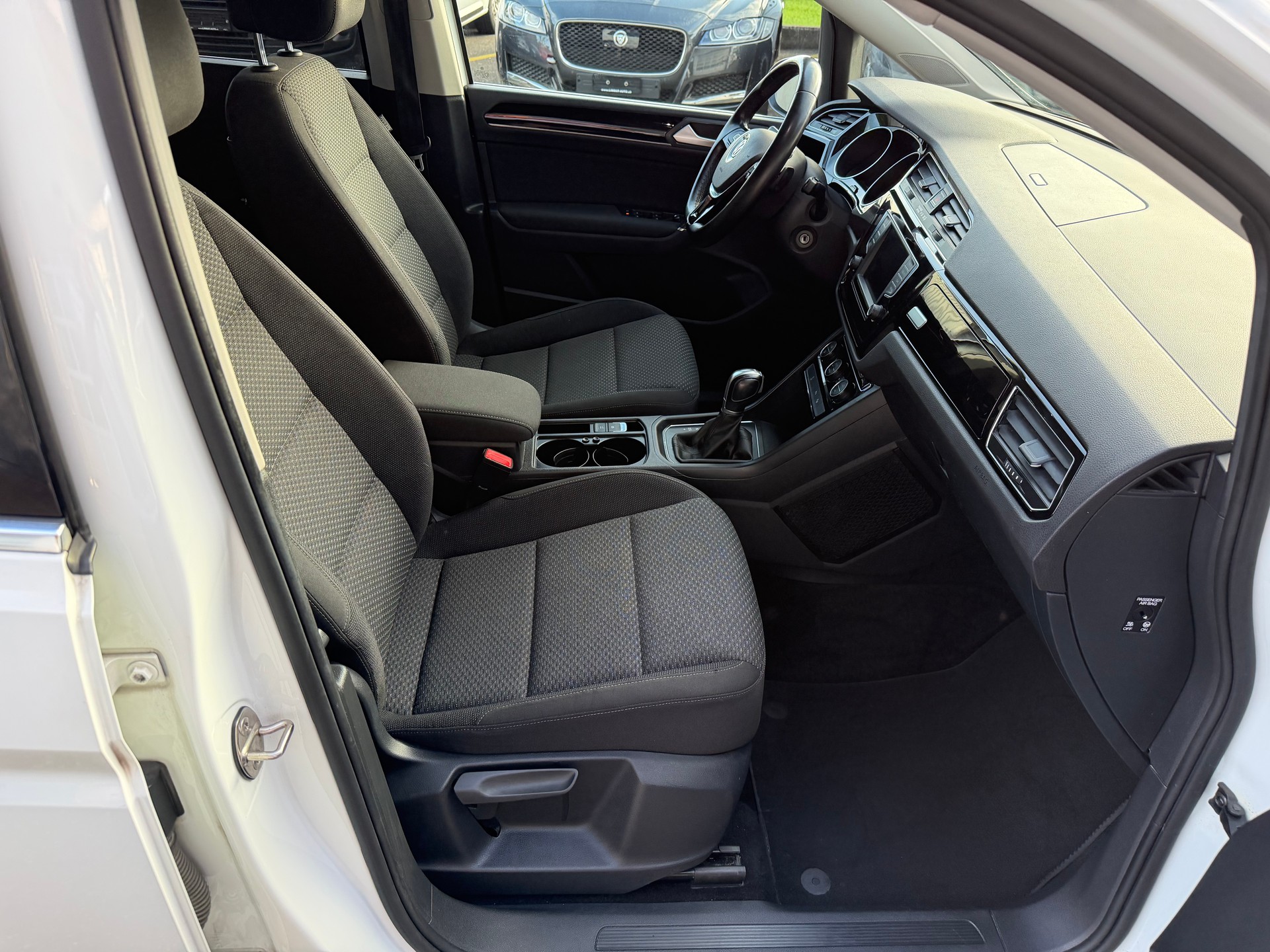 VW Touran 1.4 TSI BlueMotion Technology Comfortline DSG-image-12