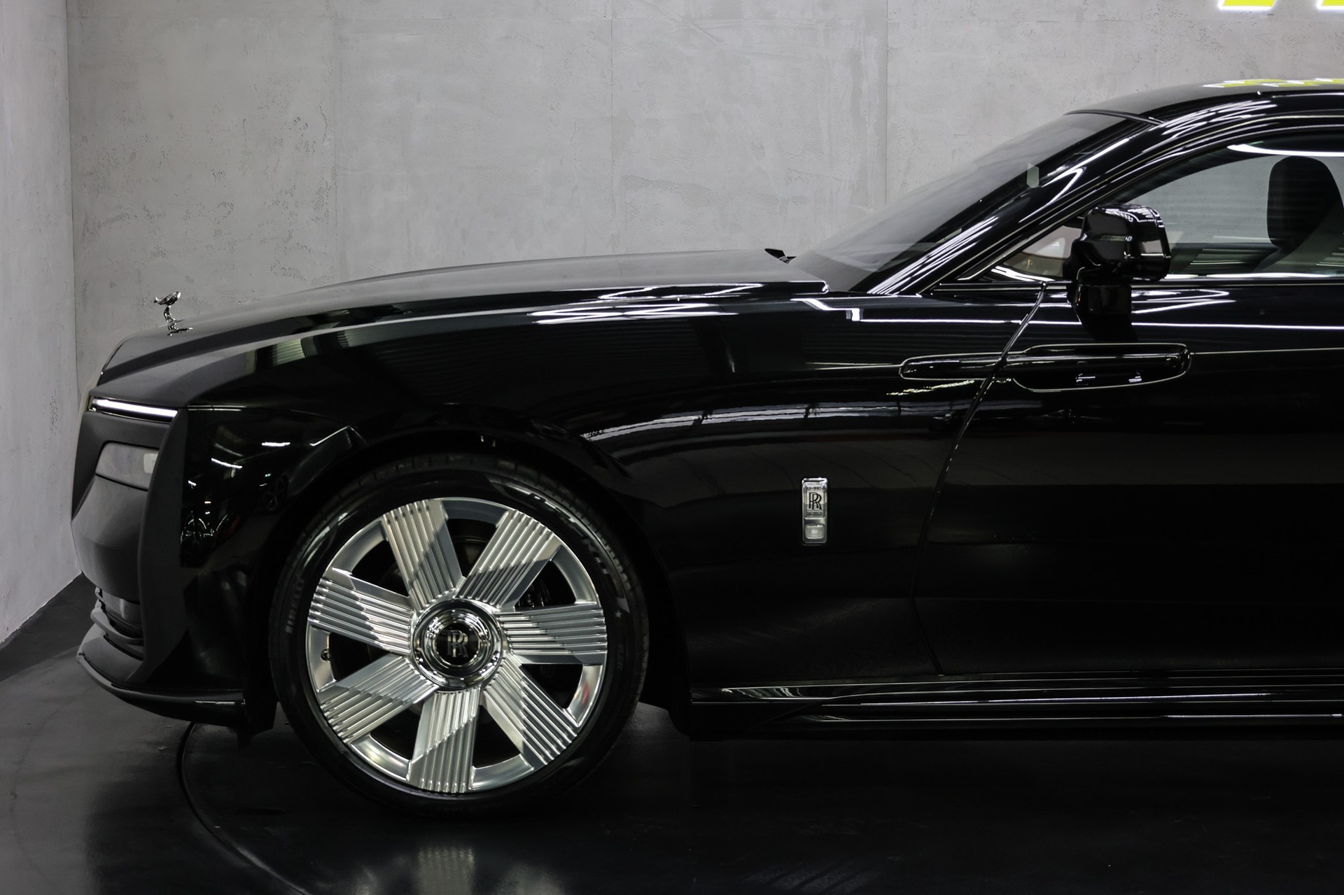 ROLLS-ROYCE Spectre-image-8