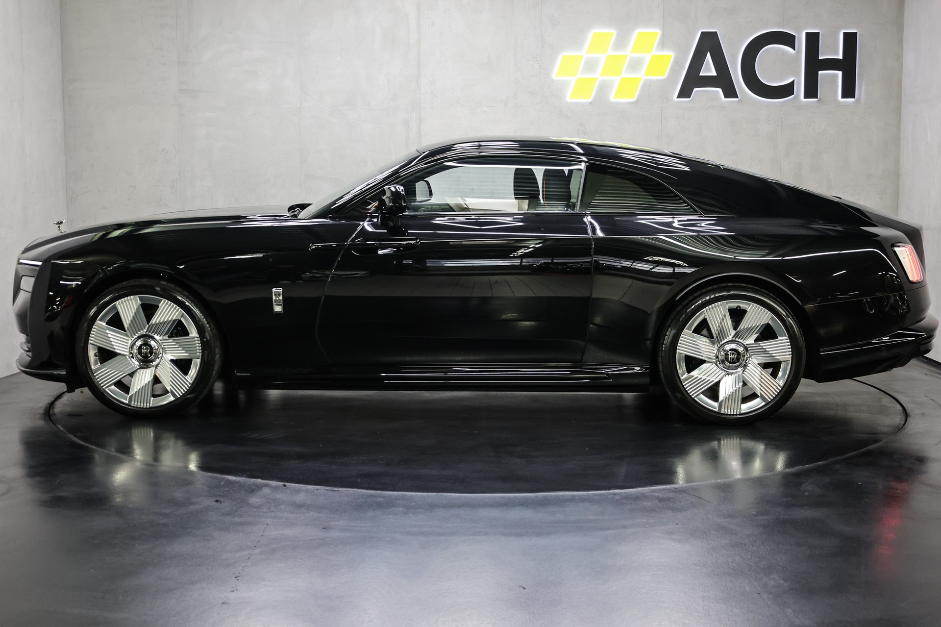 ROLLS-ROYCE Spectre-image-7
