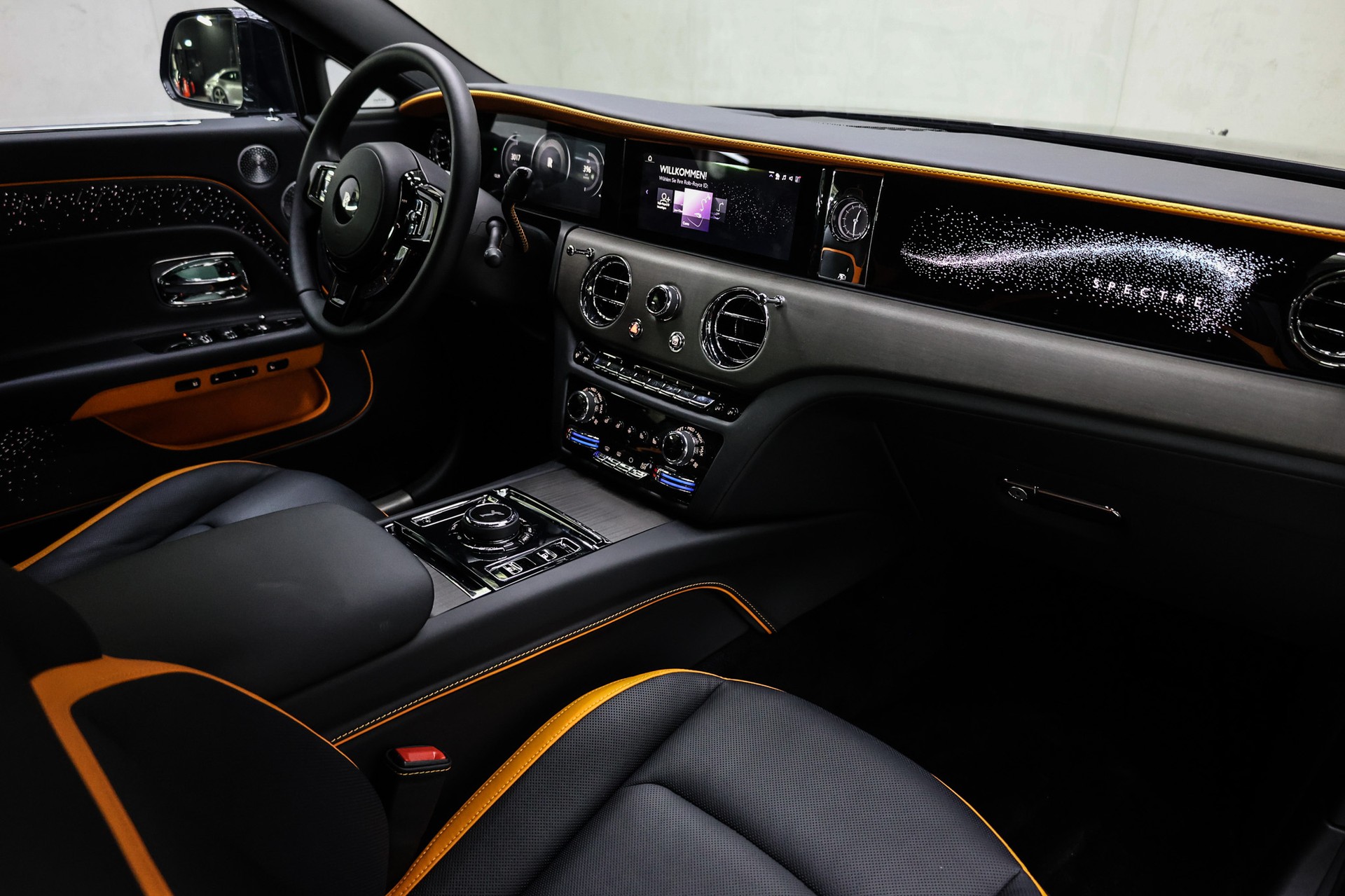 ROLLS-ROYCE Spectre-image-37