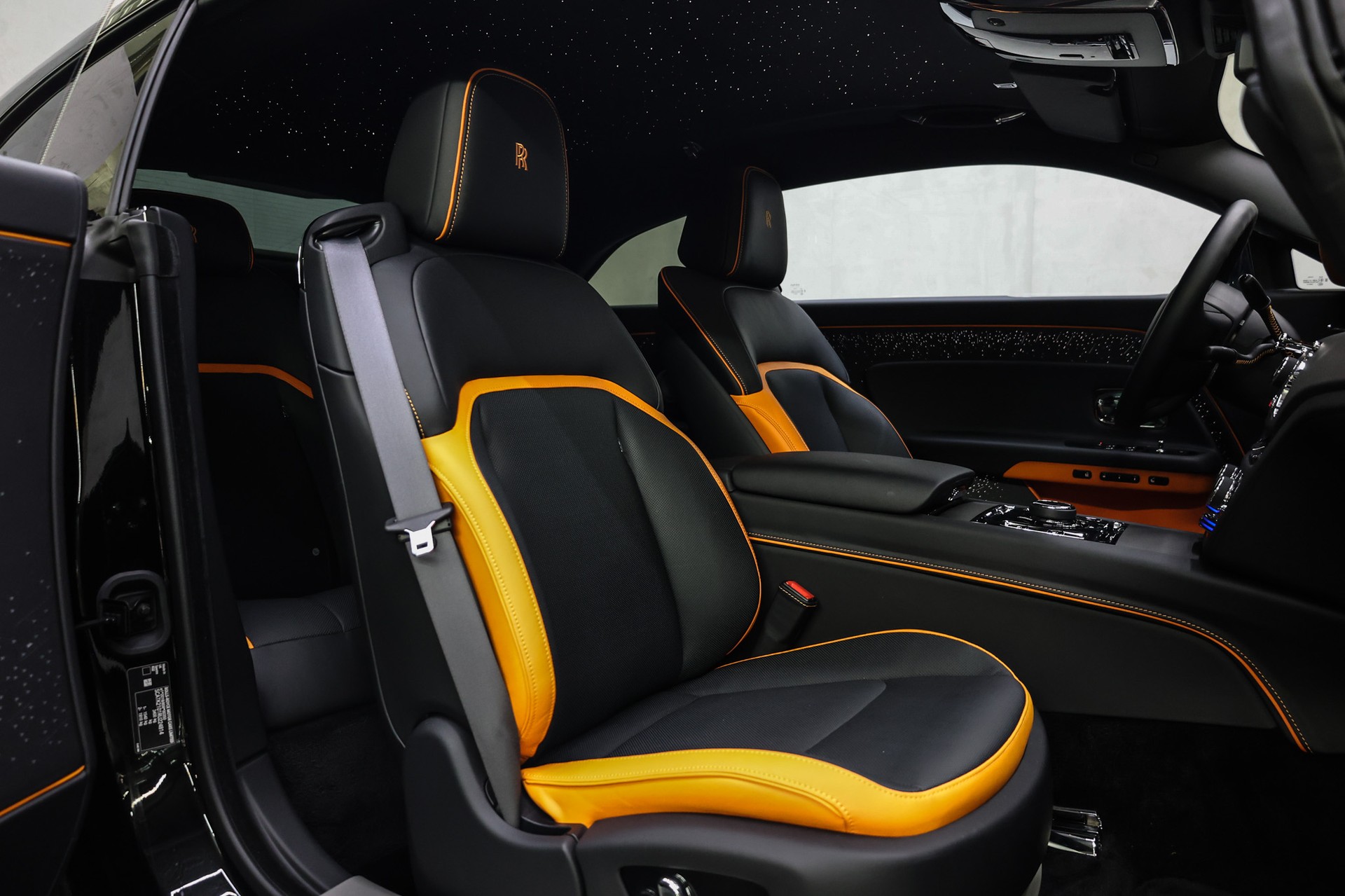 ROLLS-ROYCE Spectre-image-40