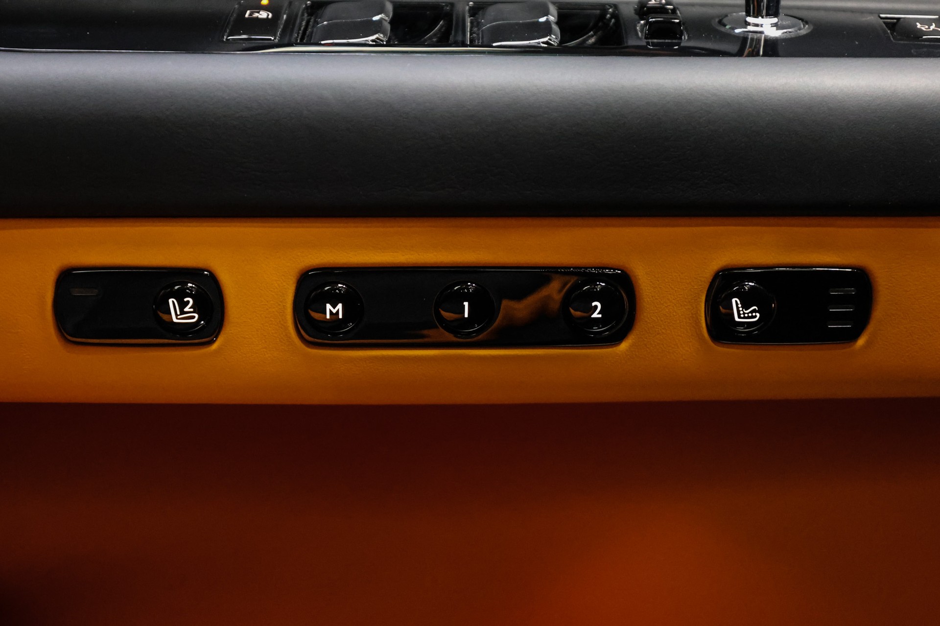 ROLLS-ROYCE Spectre-image-32
