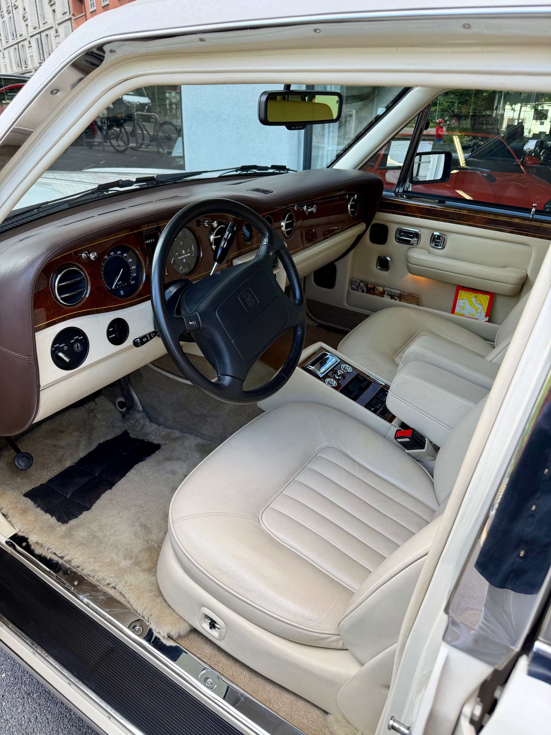 ROLLS-ROYCE Silver Spirit II-image-6