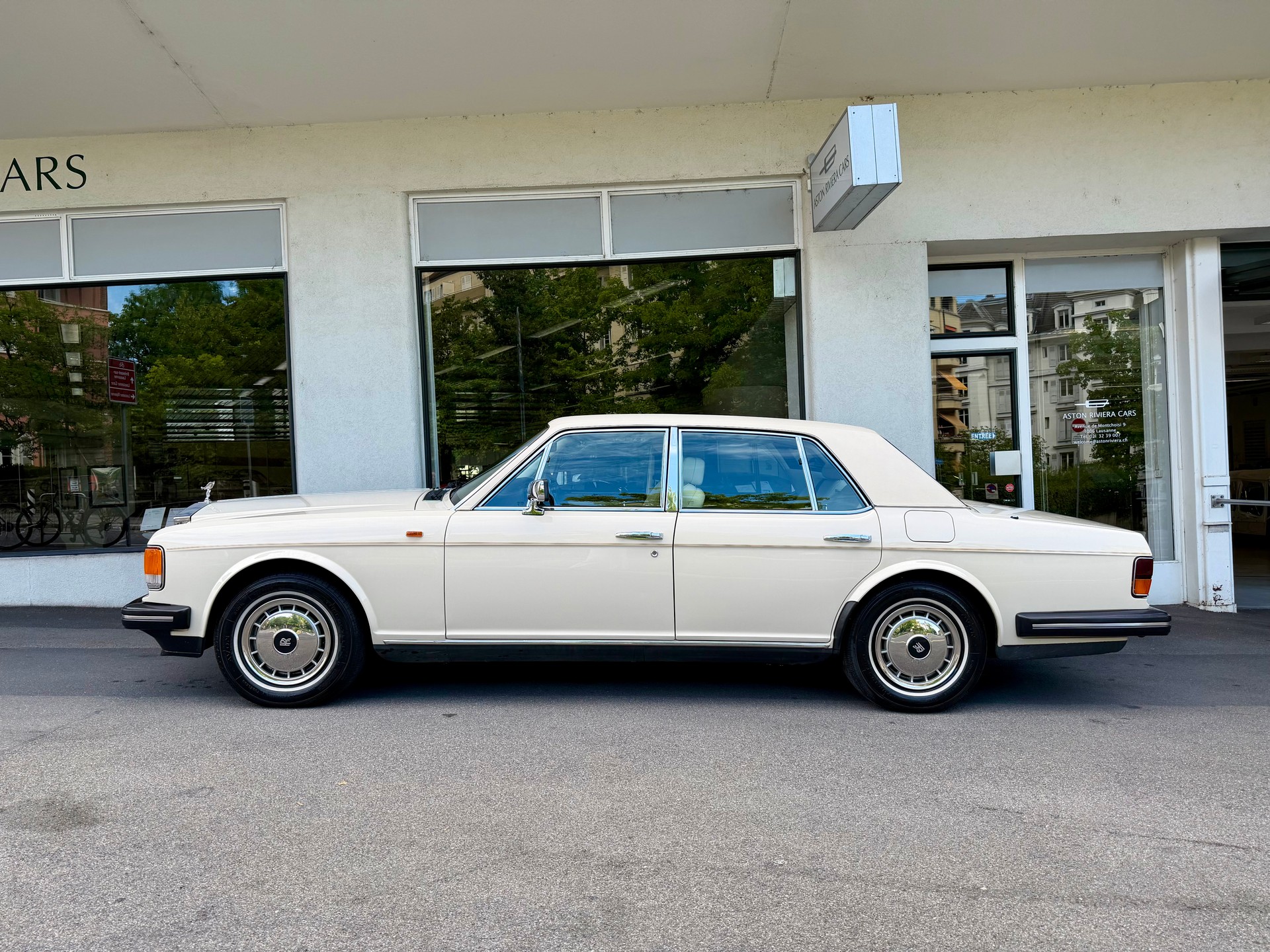 ROLLS-ROYCE Silver Spirit II-image-1