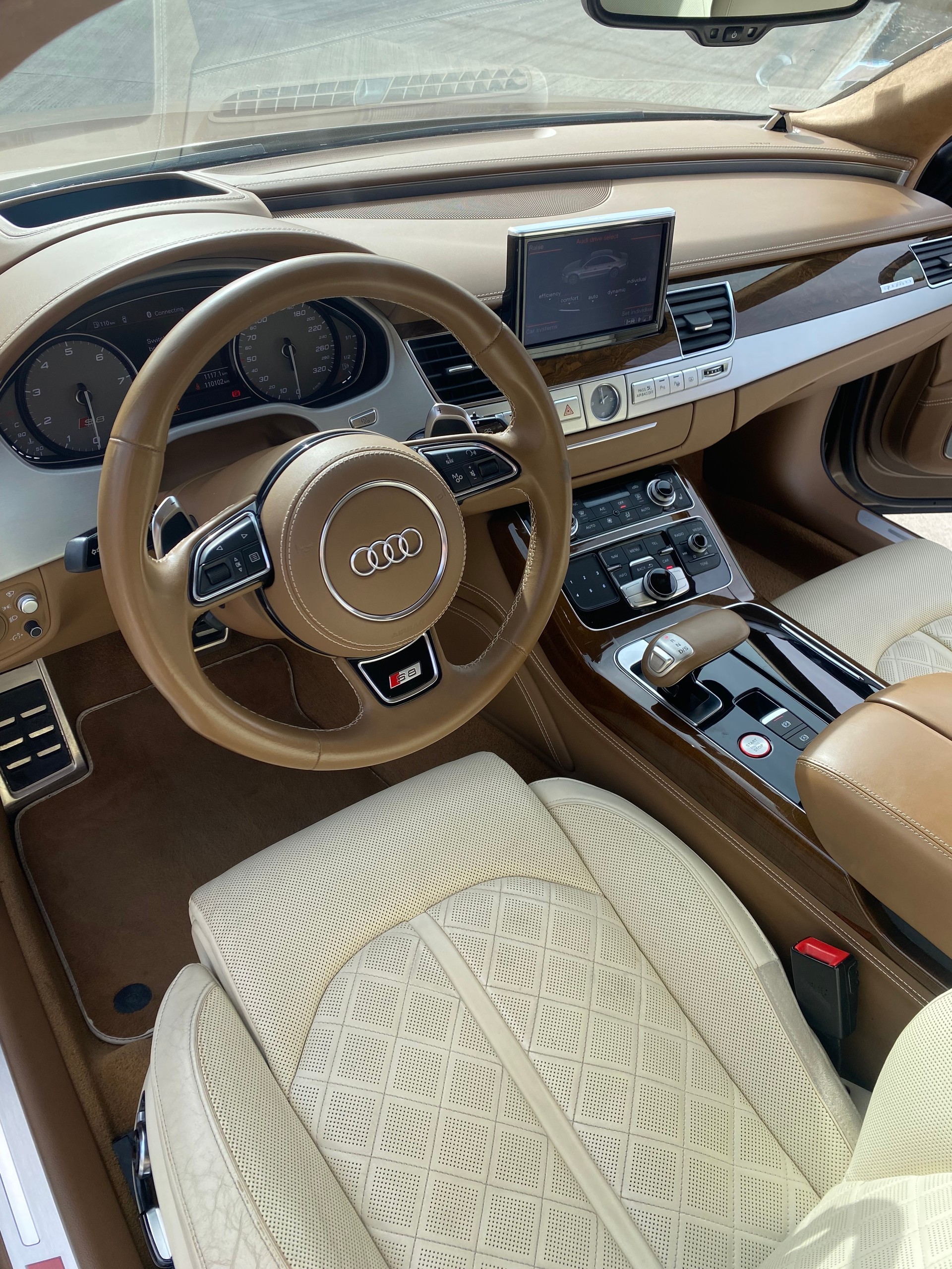 AUDI 4.0 V8 TFSI quattro T-Tronic-image-2