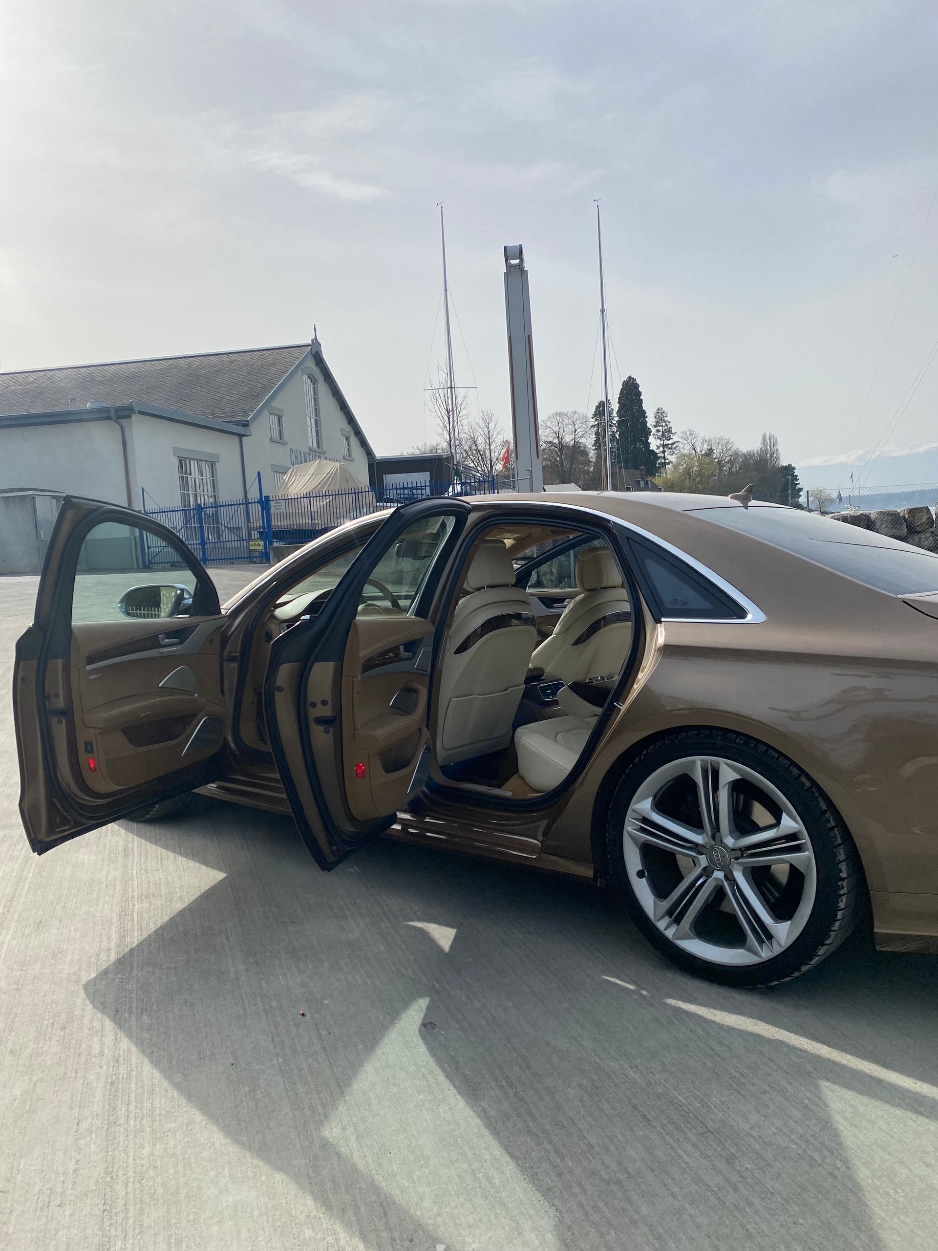 AUDI 4.0 V8 TFSI quattro T-Tronic-image-3