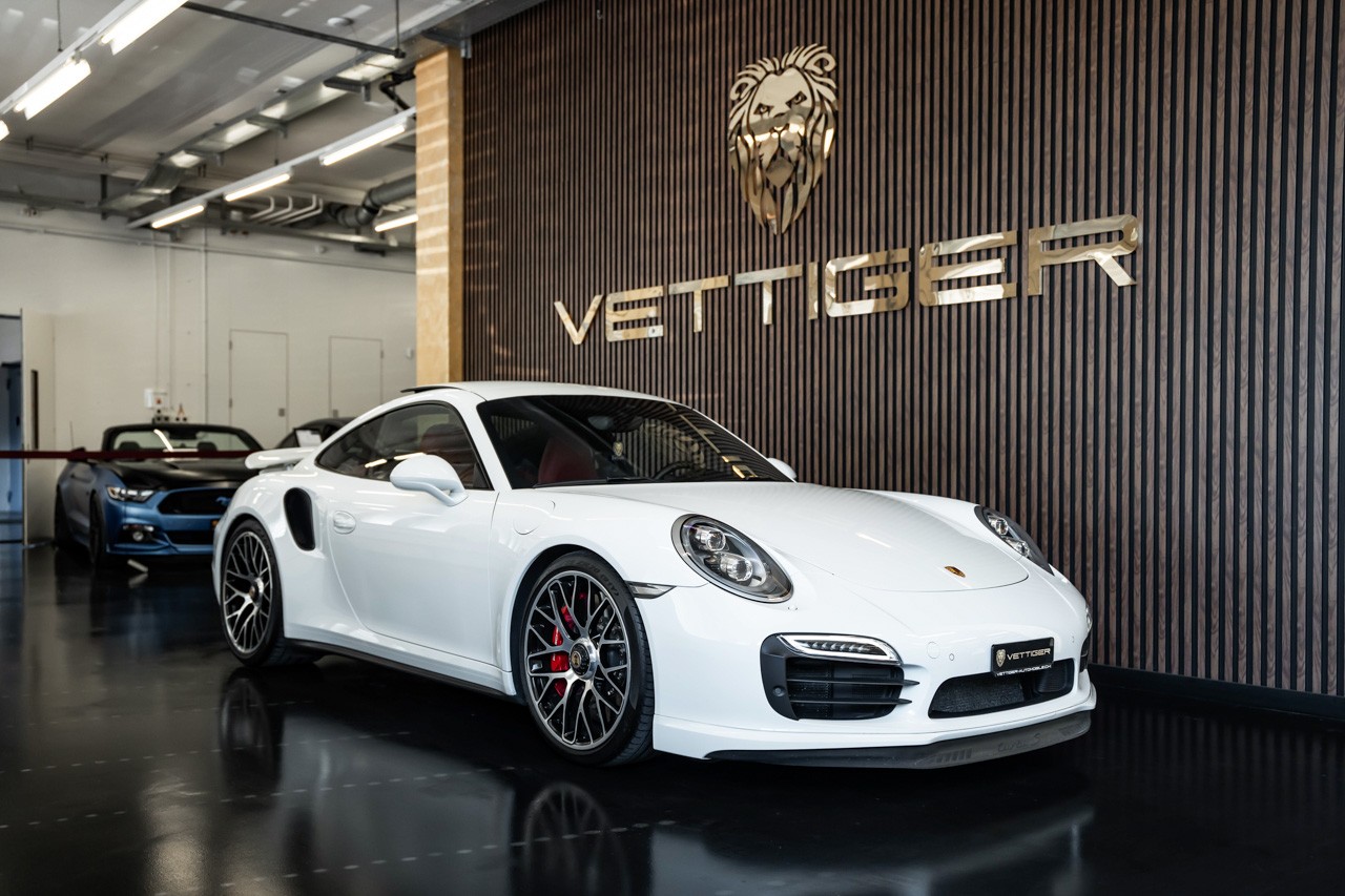 PORSCHE 911 Turbo S PDK-image-0